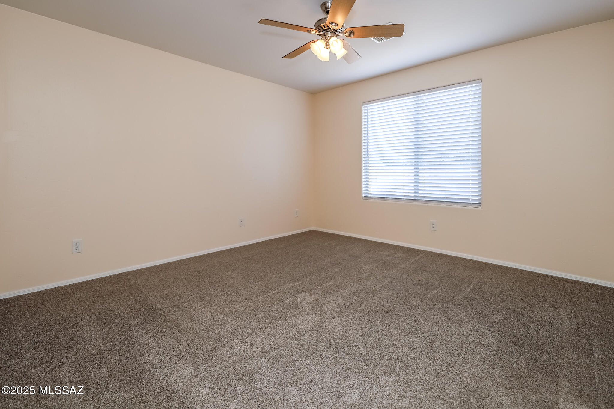 Hacienda Del Oro (1-78) - Residential Lease