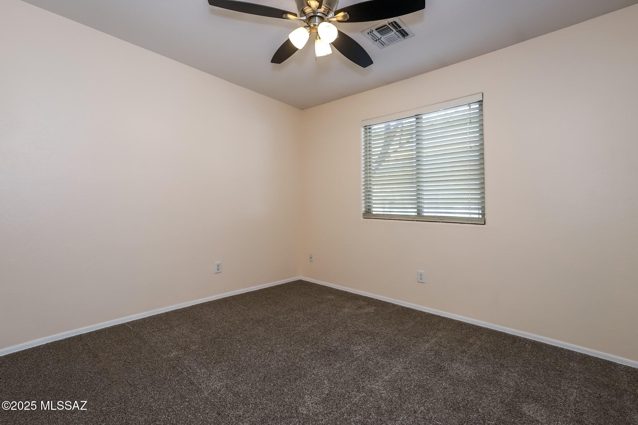 Hacienda Del Oro (1-78) - Residential Lease