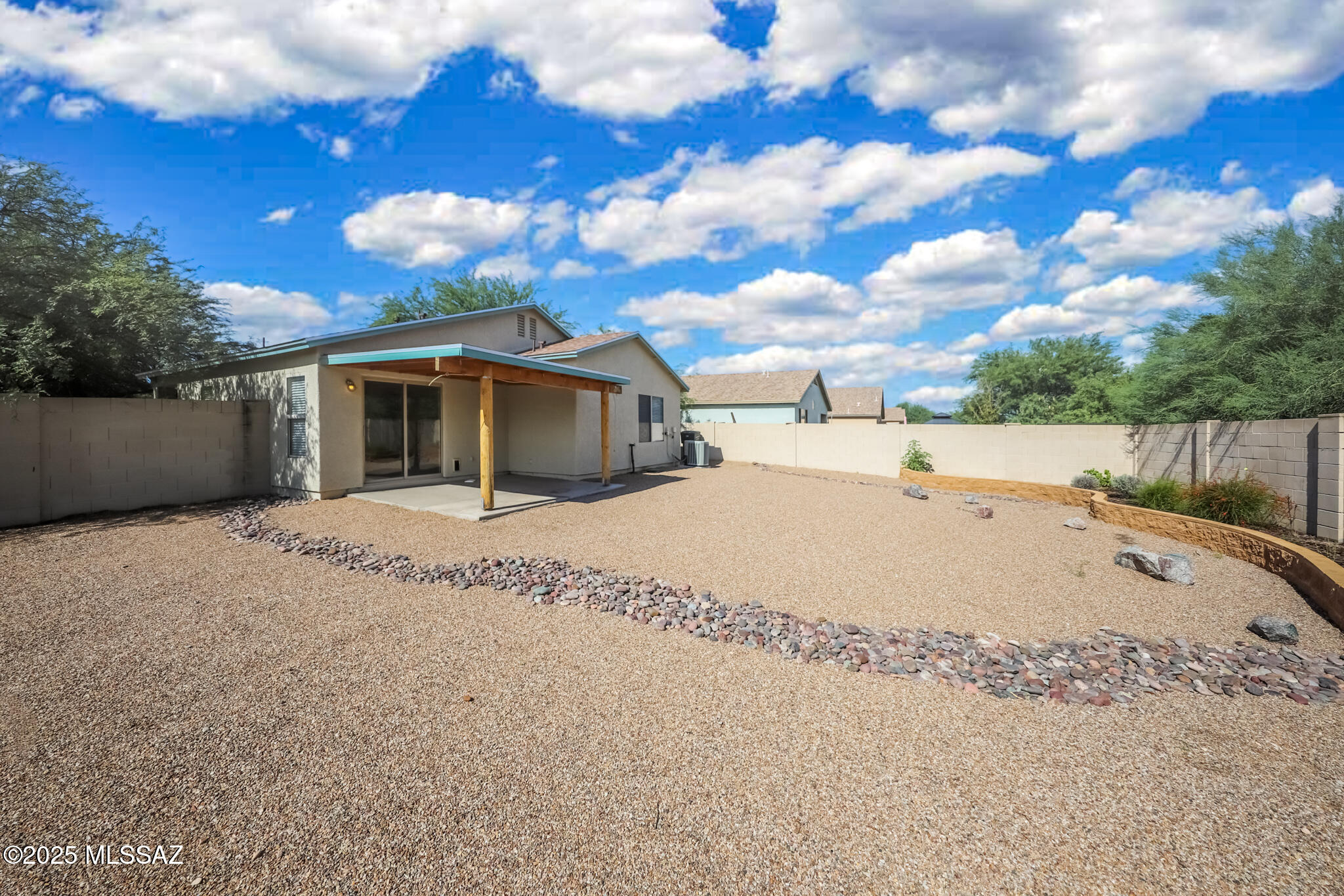 Hacienda Del Oro (1-78) - Residential Lease