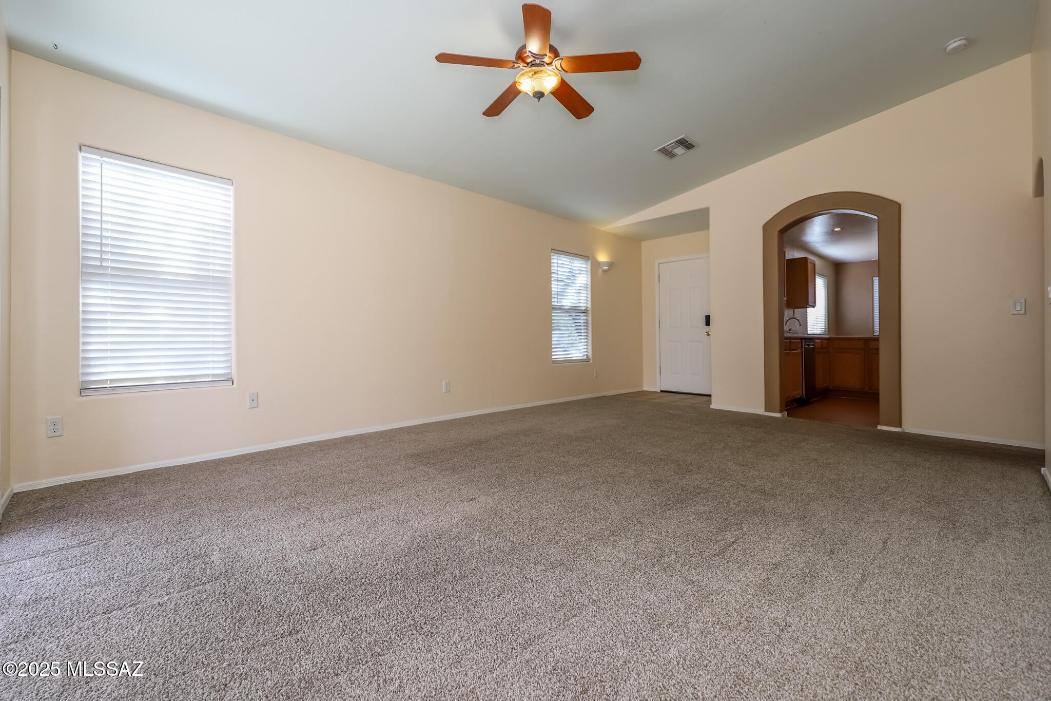 Hacienda Del Oro (1-78) - Residential Lease
