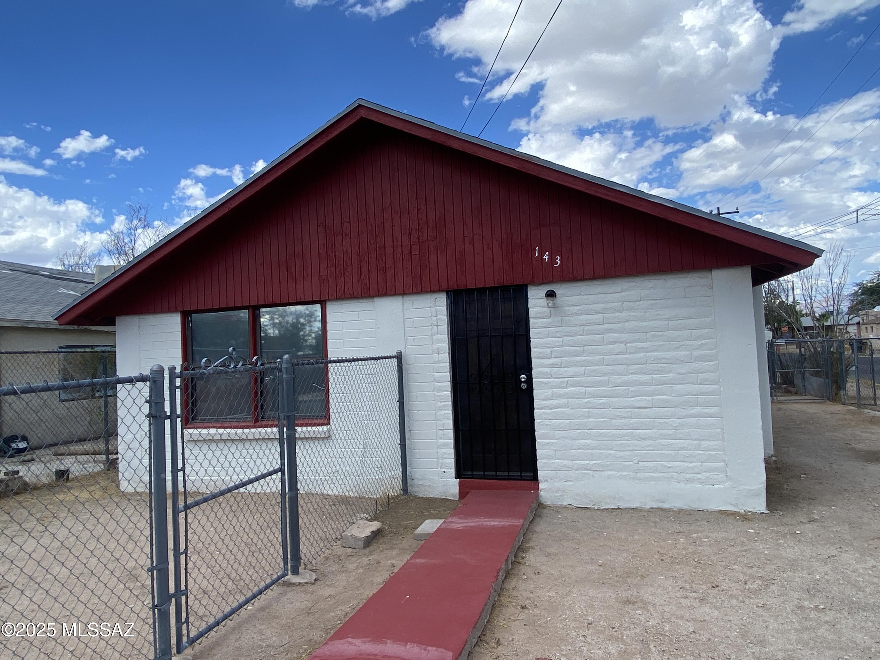 This 2 bedroom 1 bath home is ready for you to move right in. We are looking for Tenants to make about 2X the Rent, Around 600+ Credit Score, No Evictions, No On-going Criminal Cases. Pets will be considered.