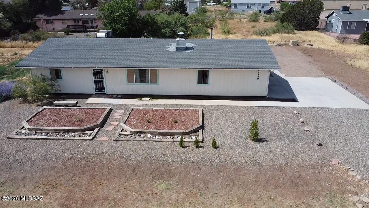 Spacious 2 bedroom 2 bath home with a versatile flex room that can serve as an office, hobby space or guest room!Situated on a massive lot with room for your RV & toys,this well maintained property offers abundant storage,a great garage,workshop area with separate laundry area.With gorgeous granite countertops, fresh interior paint and spacious functionality this home has it all.The stunning stone faced wood burning fireplace features a convenient garage clean out & a wood storage system. Enjoy low-maintenance landscaping, fruit trees, mature pecan trees & a quiet low-traffic neighborhood.Centrally located in Cordes Lakes 33 minutes to Phoenix & 40 minutes to Prescott.Come Up North and enjoy cooler weather but, still be close enough to go to the city!