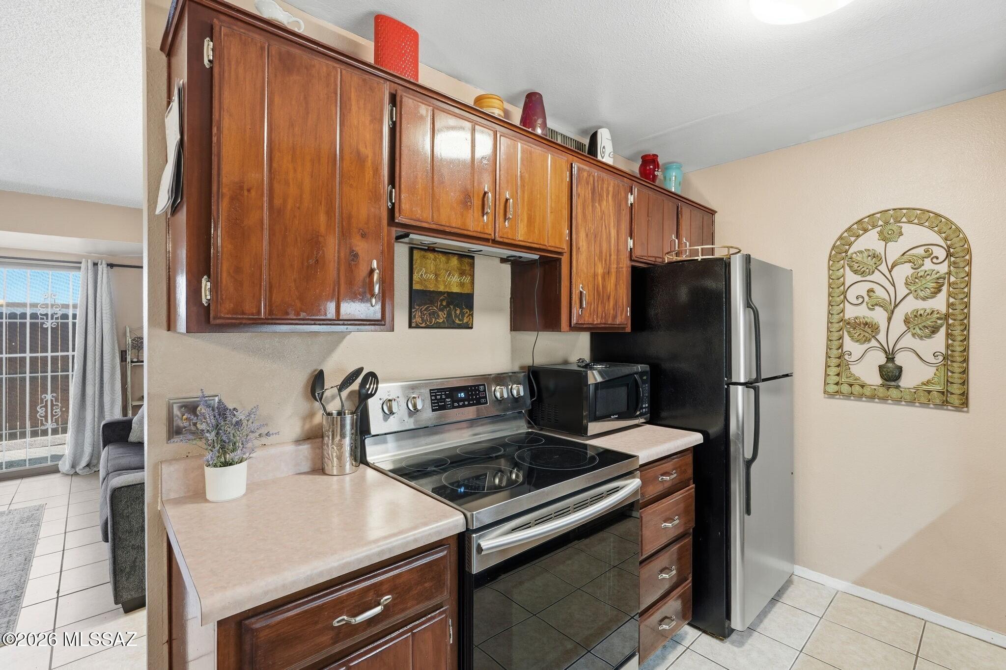 Golf Links East Condos (1-48) - Residential