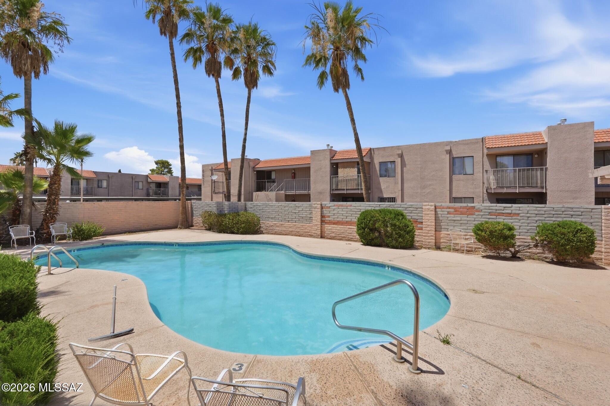Golf Links East Condos (1-48) - Residential