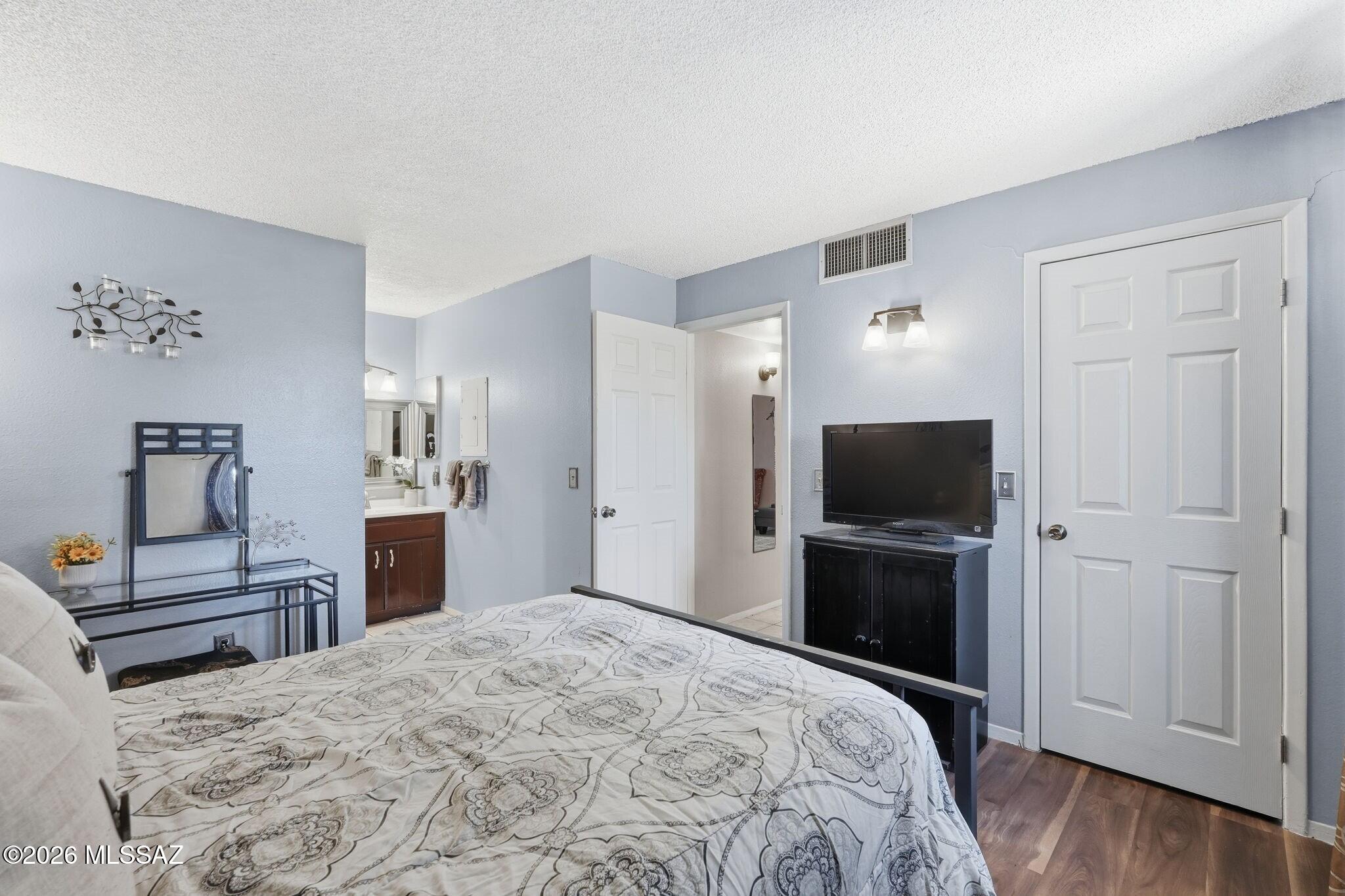Golf Links East Condos (1-48) - Residential