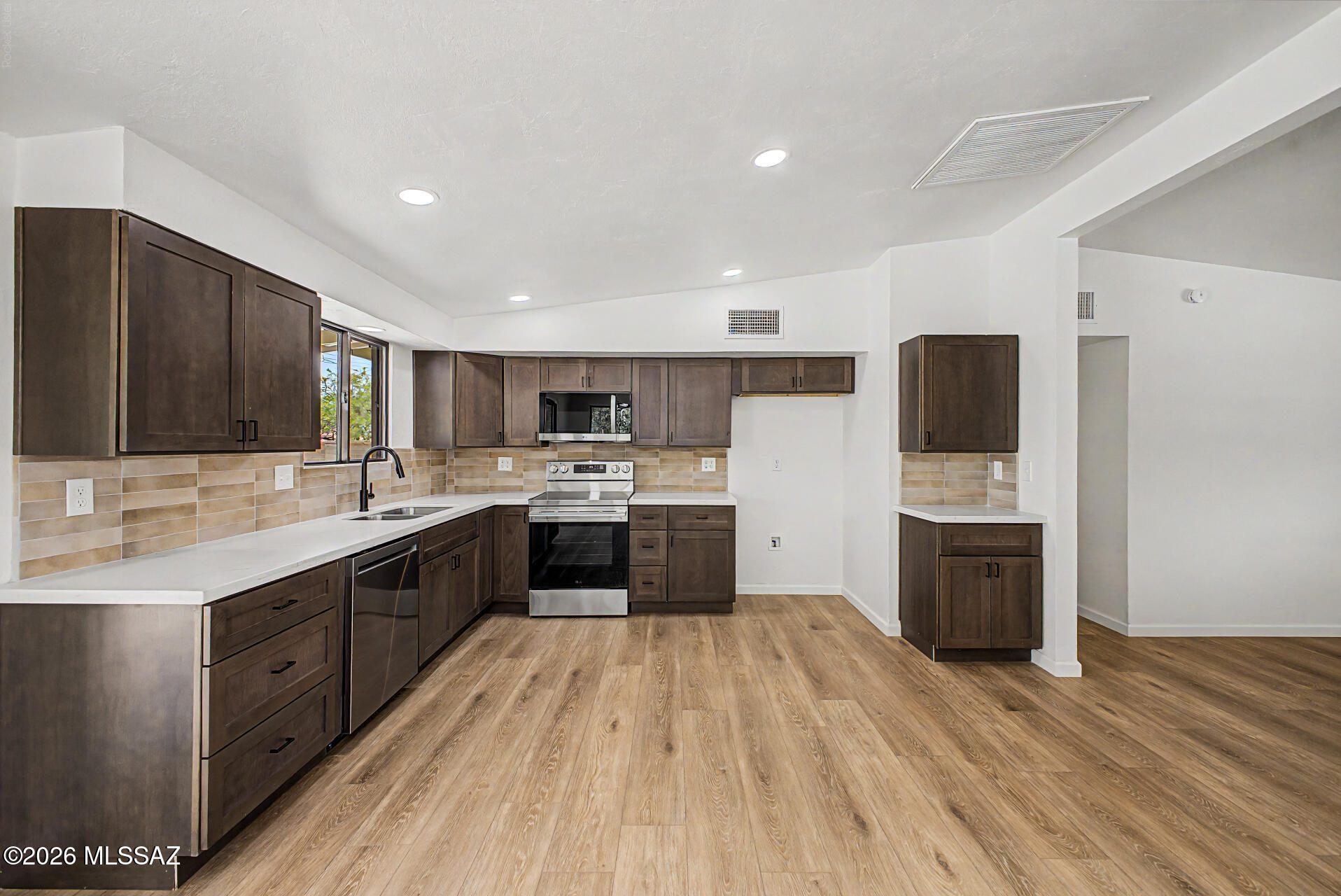Kingston Knolls Terrace - Residential