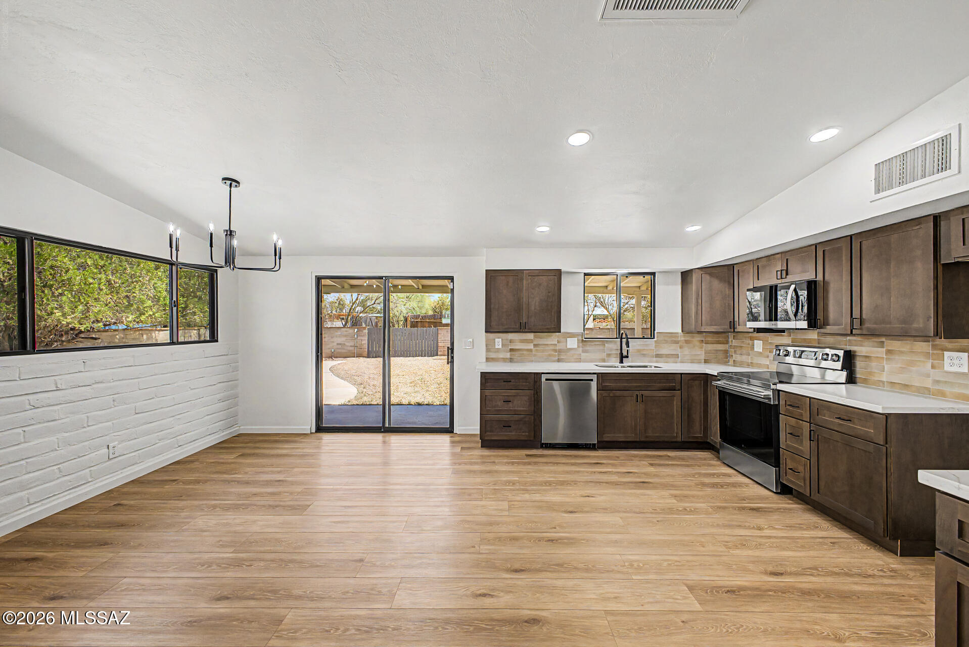 Kingston Knolls Terrace - Residential