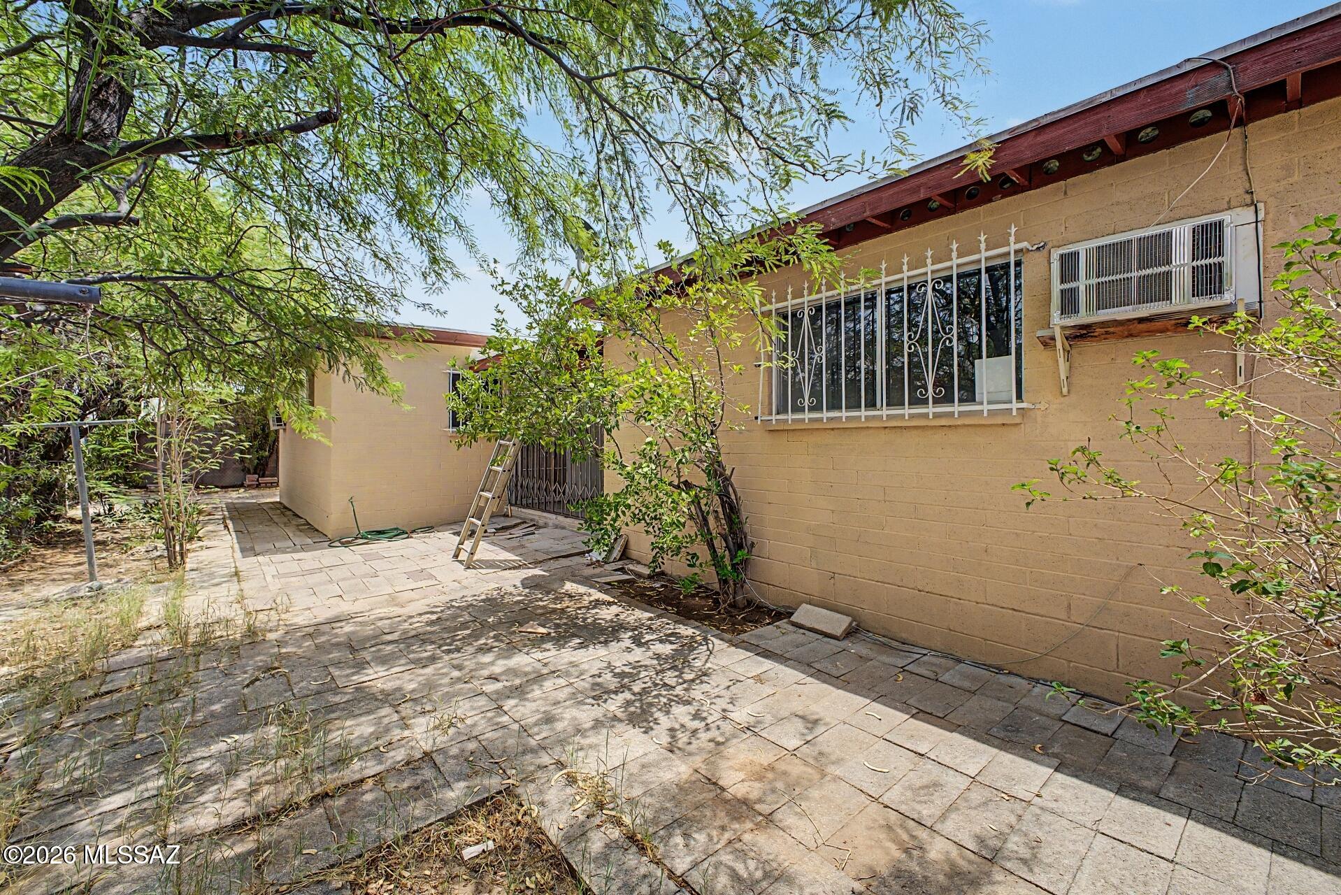 South Manor - Residential