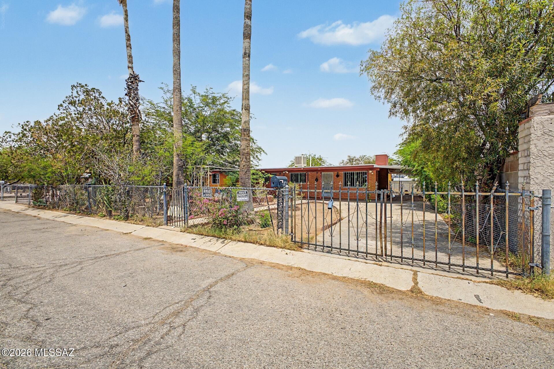 South Manor - Residential