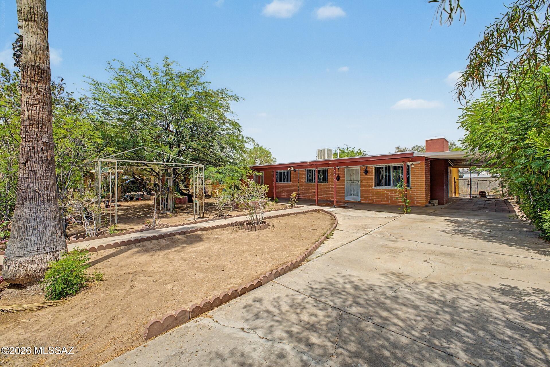 South Manor - Residential