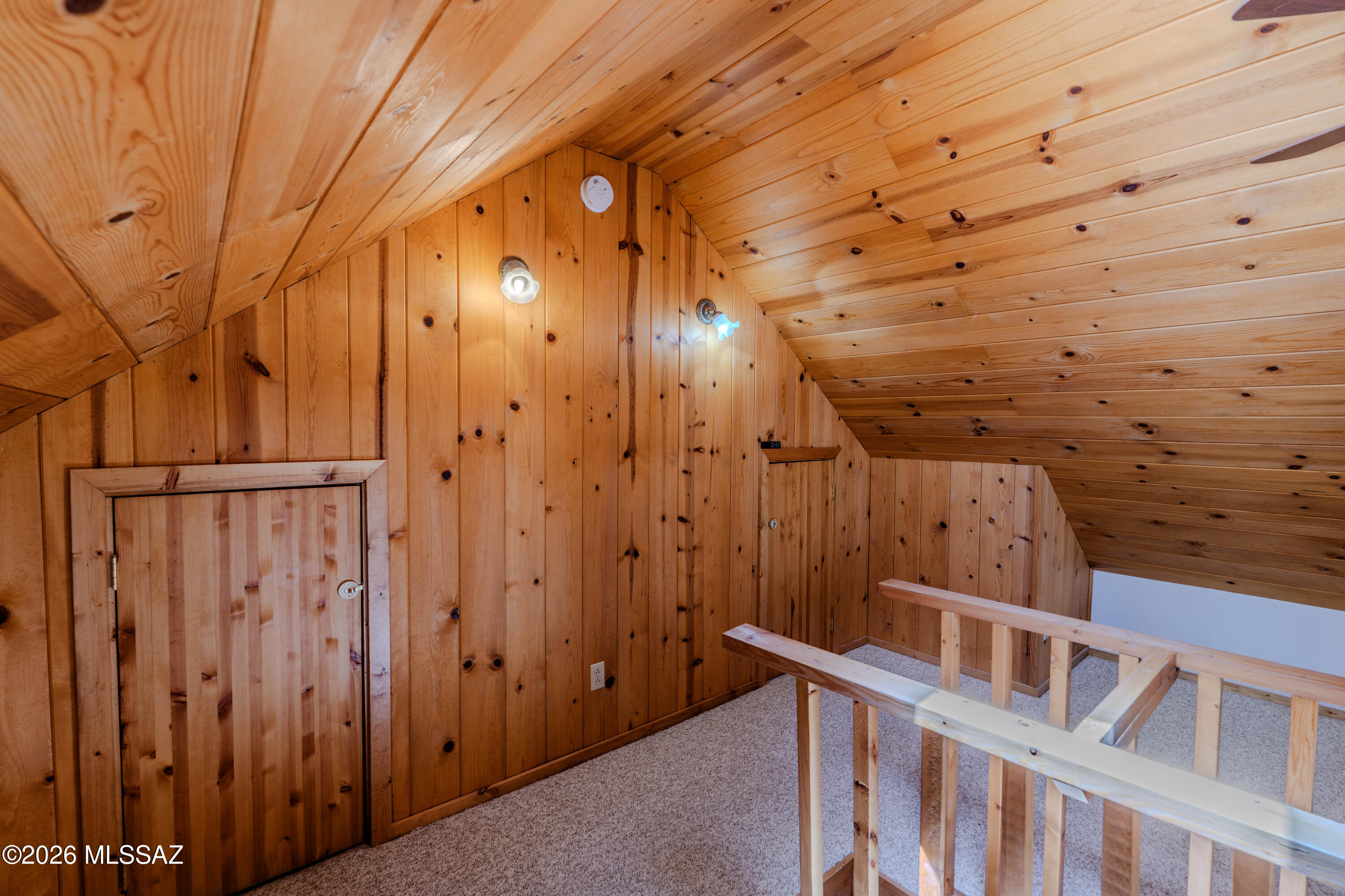 Loma Sabino Pines - Residential