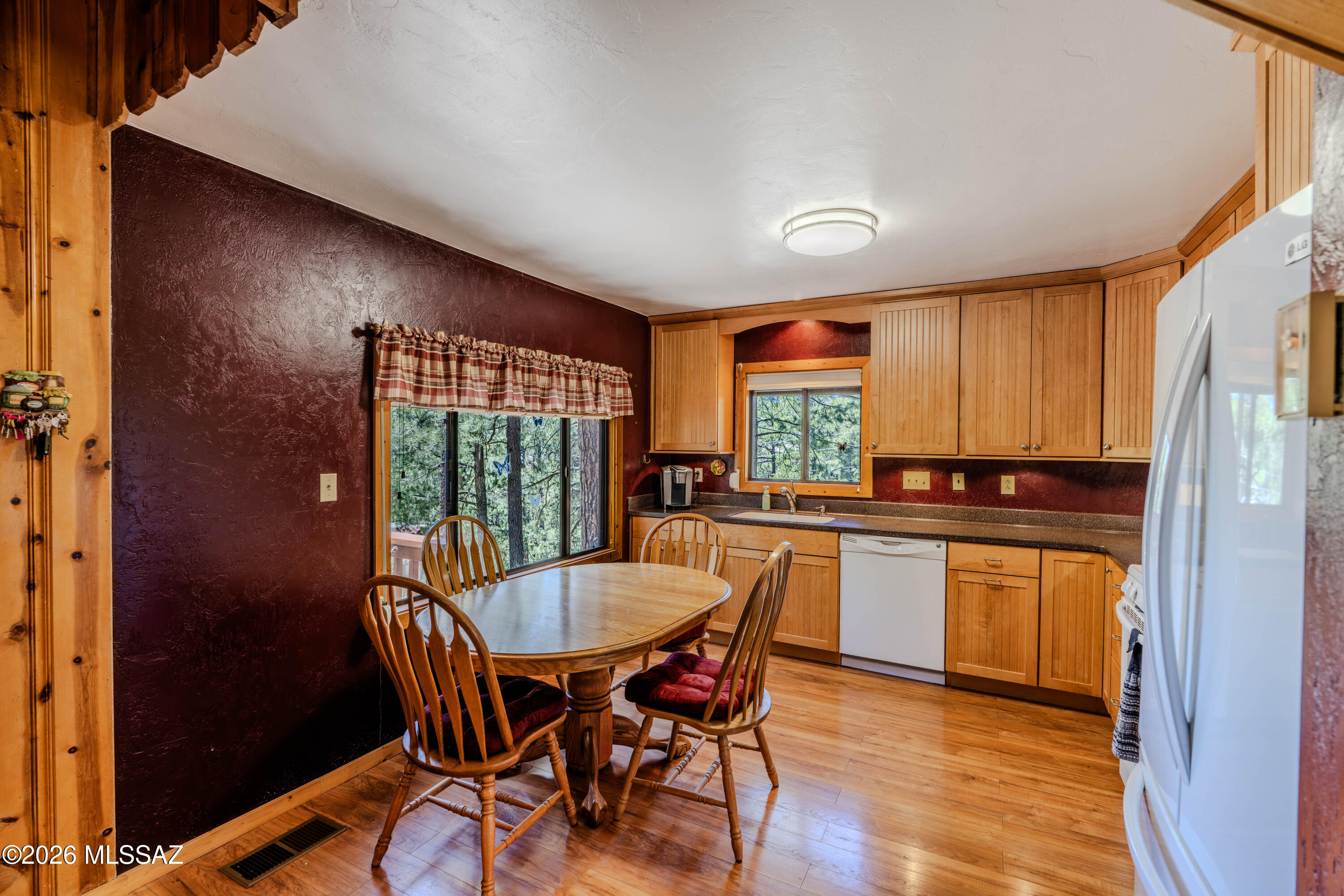 Loma Sabino Pines - Residential
