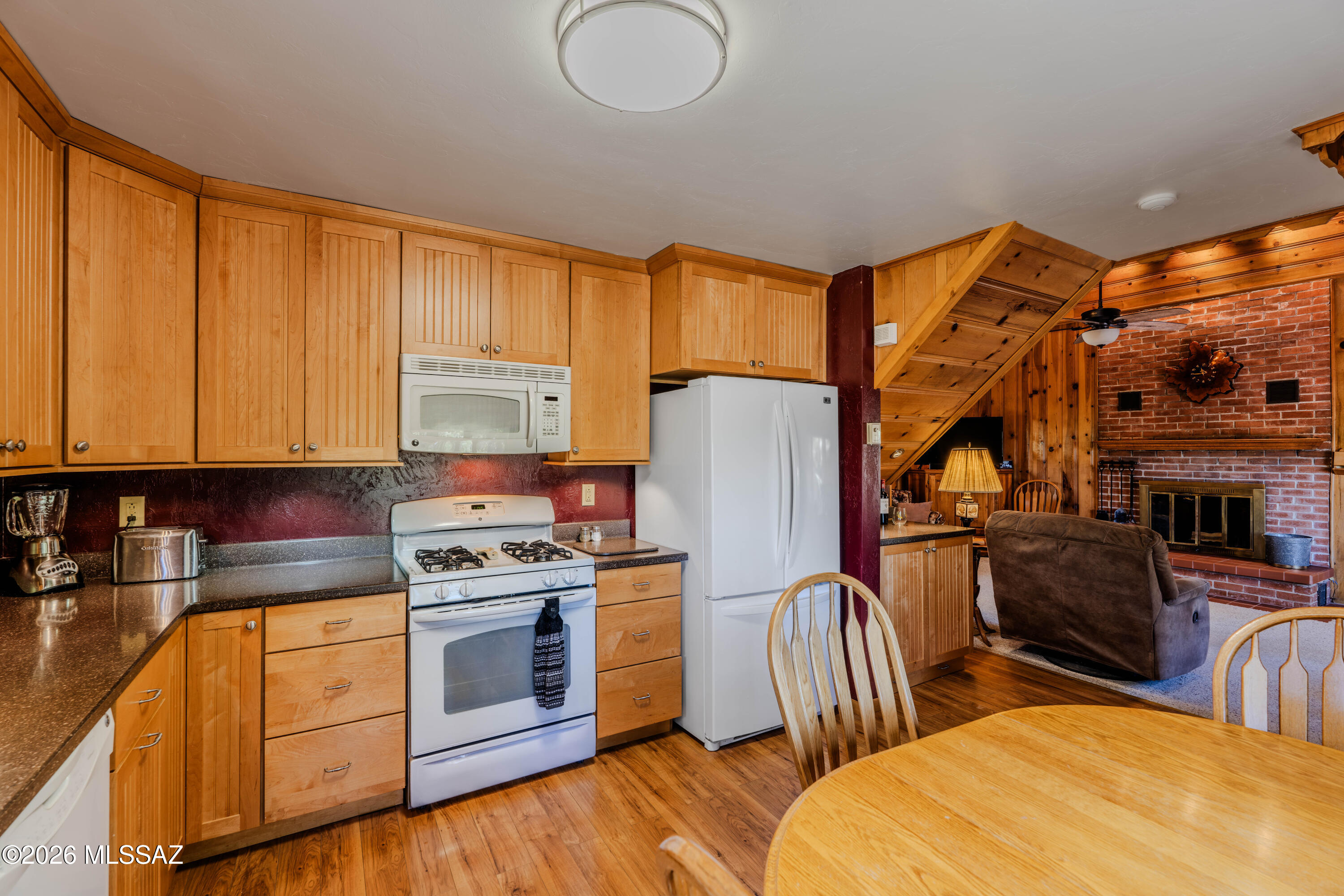 Loma Sabino Pines - Residential