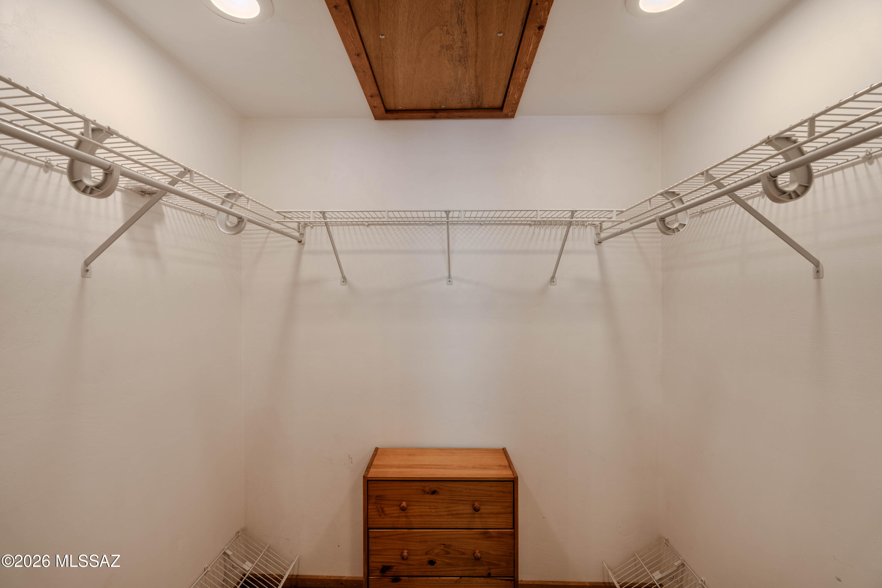 Loma Sabino Pines - Residential