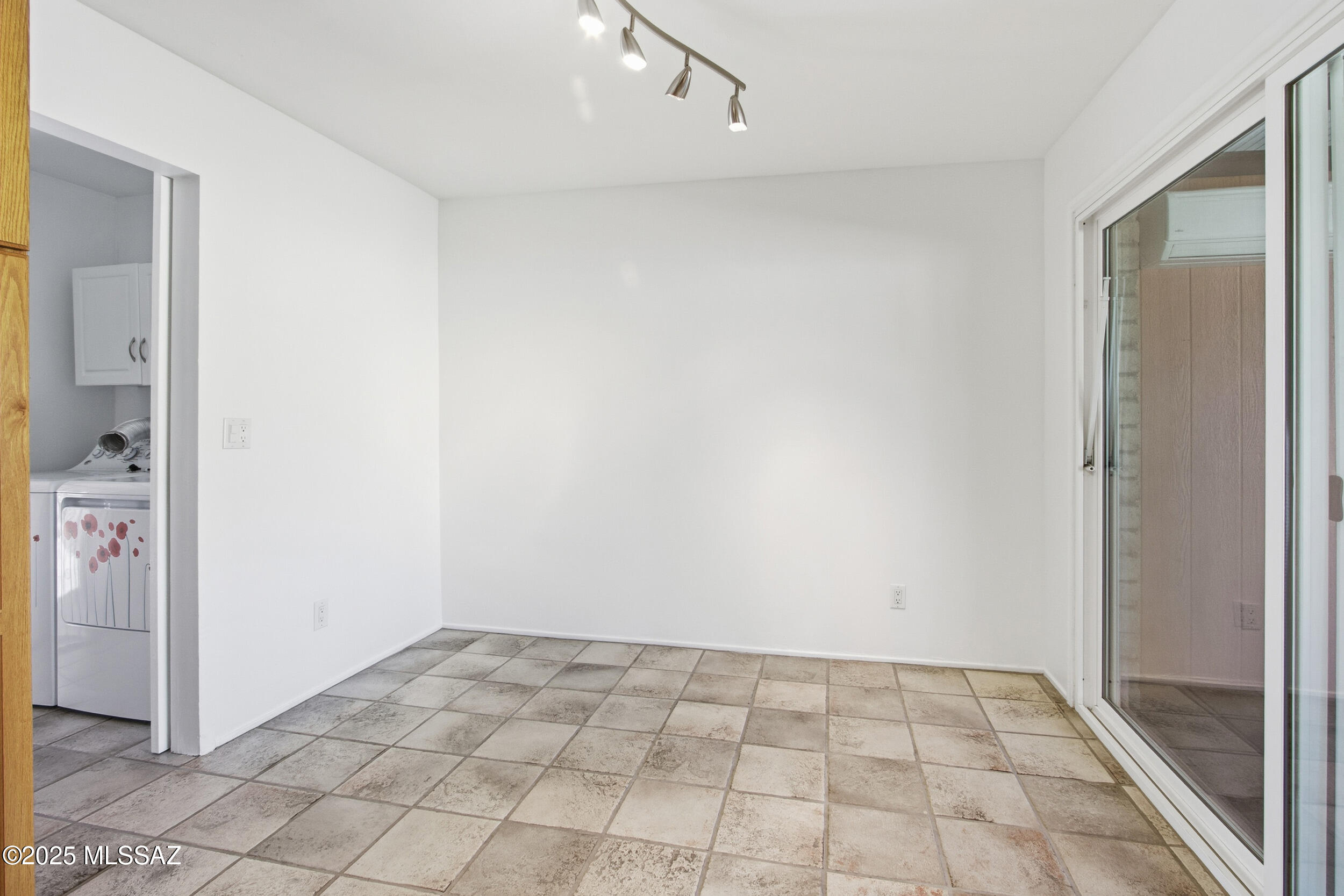 Tres Lomas North (1-135) - Residential