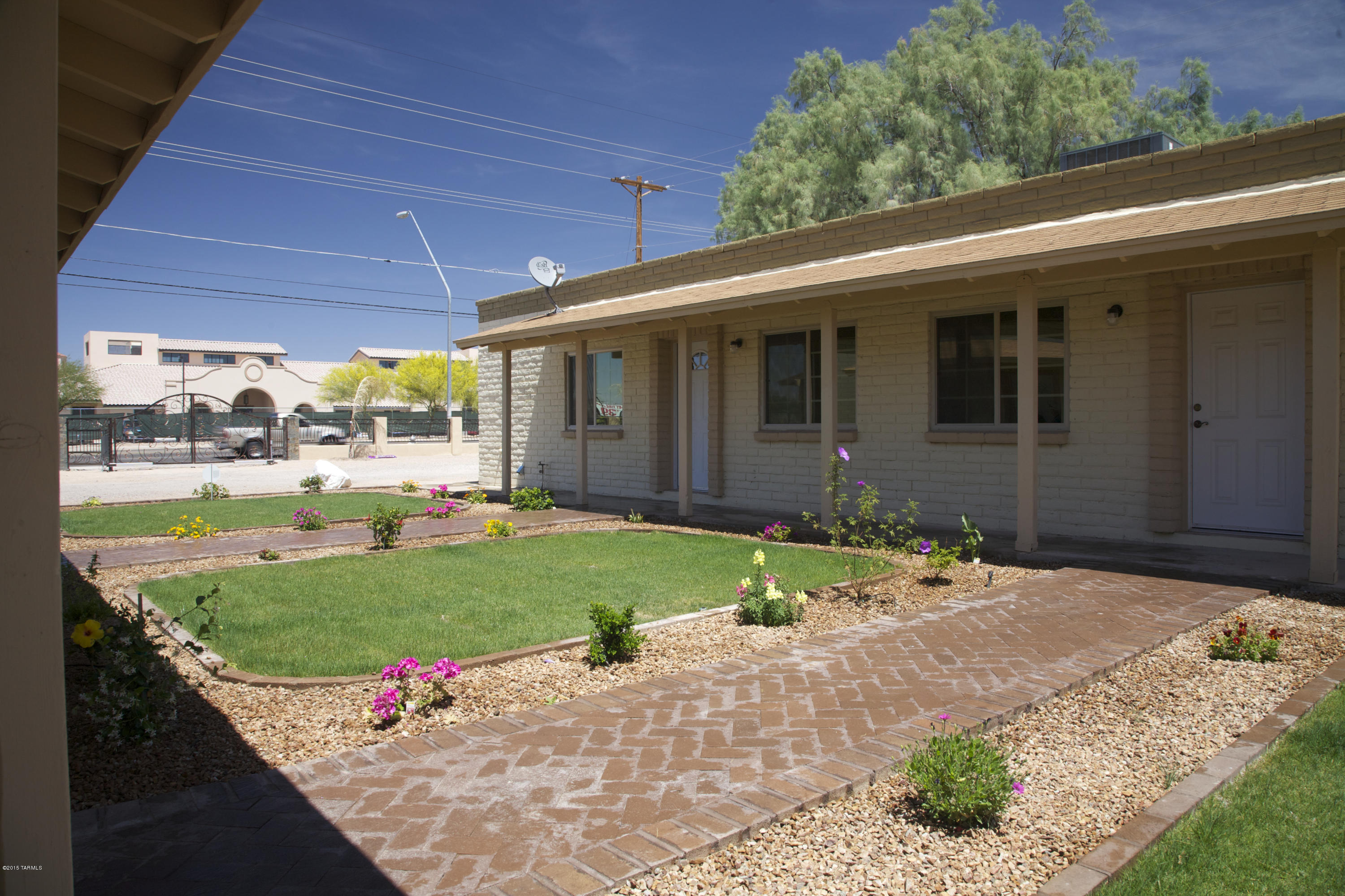 (2) 1600 SF Bldgs - 5 bedroom, 2 bath each, potential 20 bed assisted living or group home bldg. Tile throughout, excellent condition fully fenced. Great Opportunity for assisted living or group home needs.