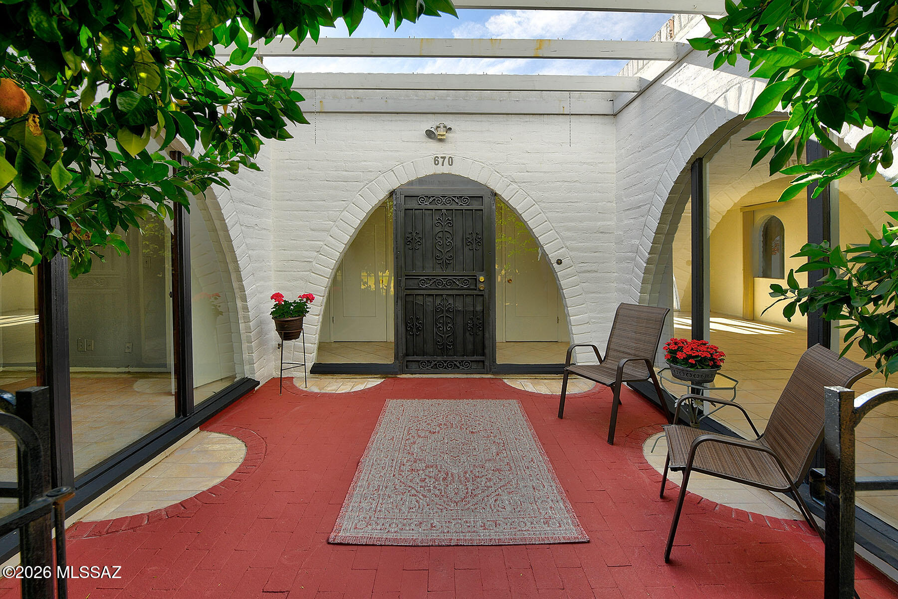 Las Lomitas (1) - Residential