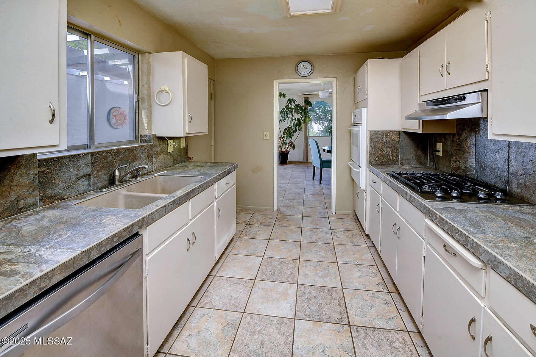 Las Lomitas (1) - Residential