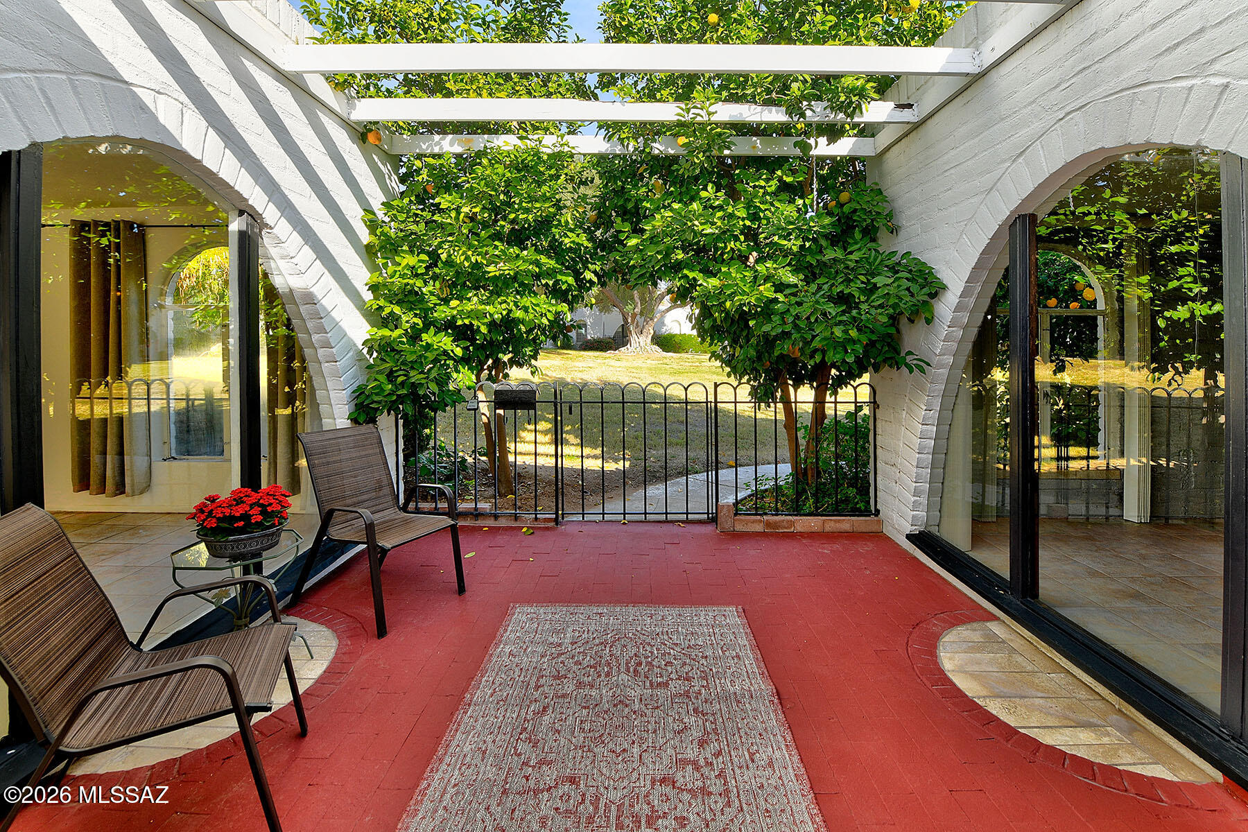 Las Lomitas (1) - Residential