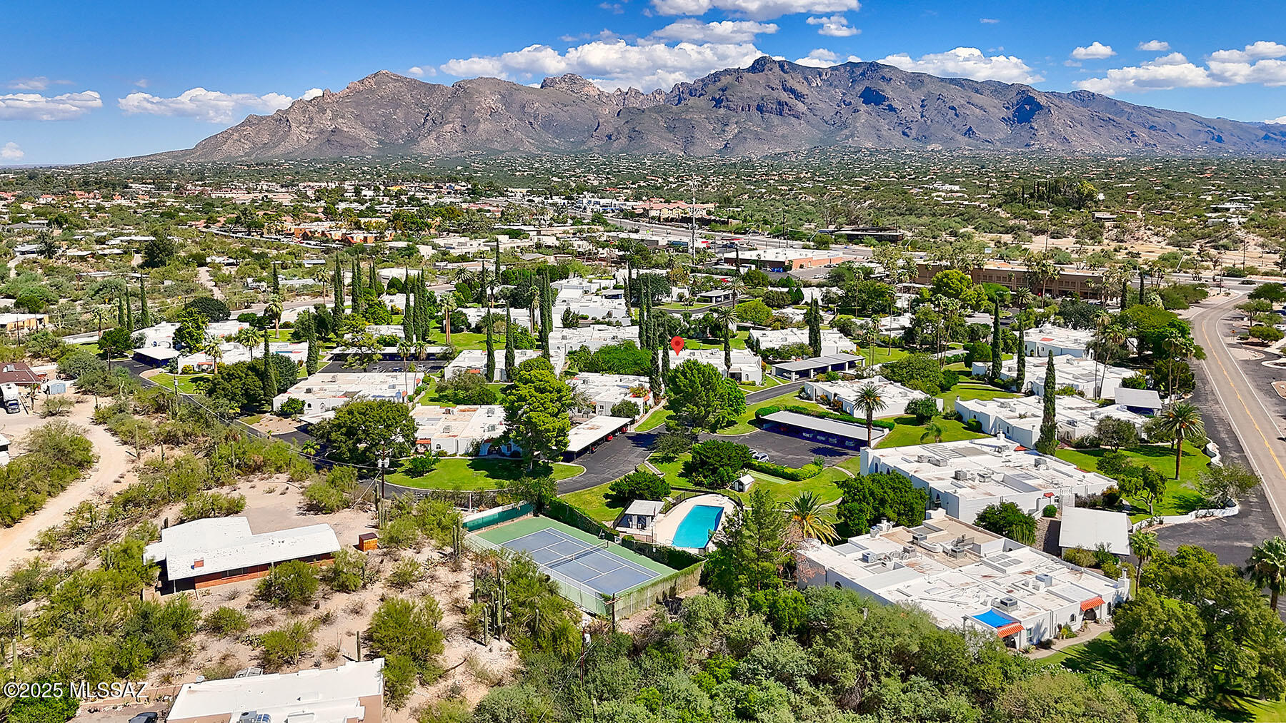 Las Lomitas (1) - Residential