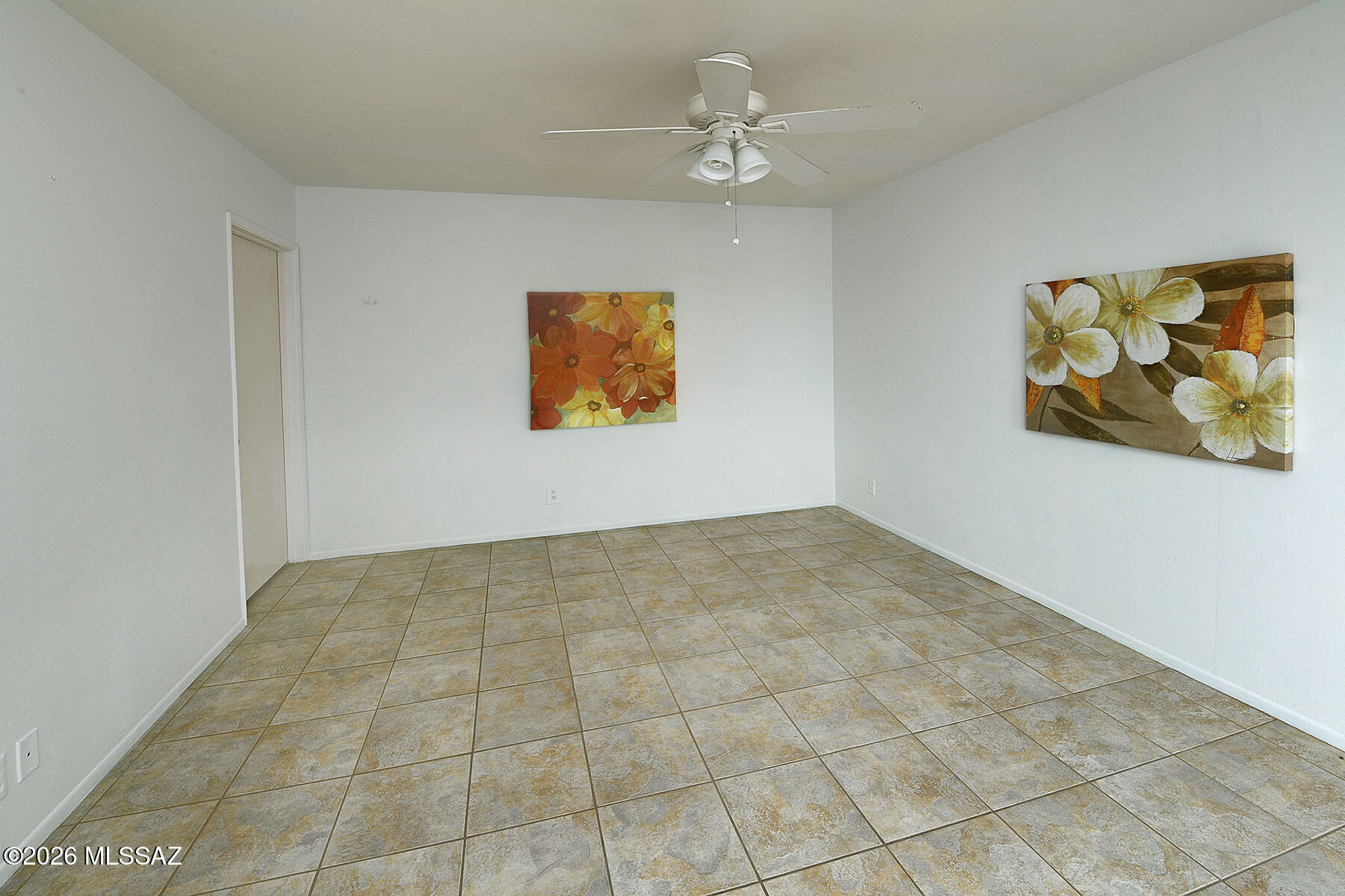 Las Lomitas (1) - Residential
