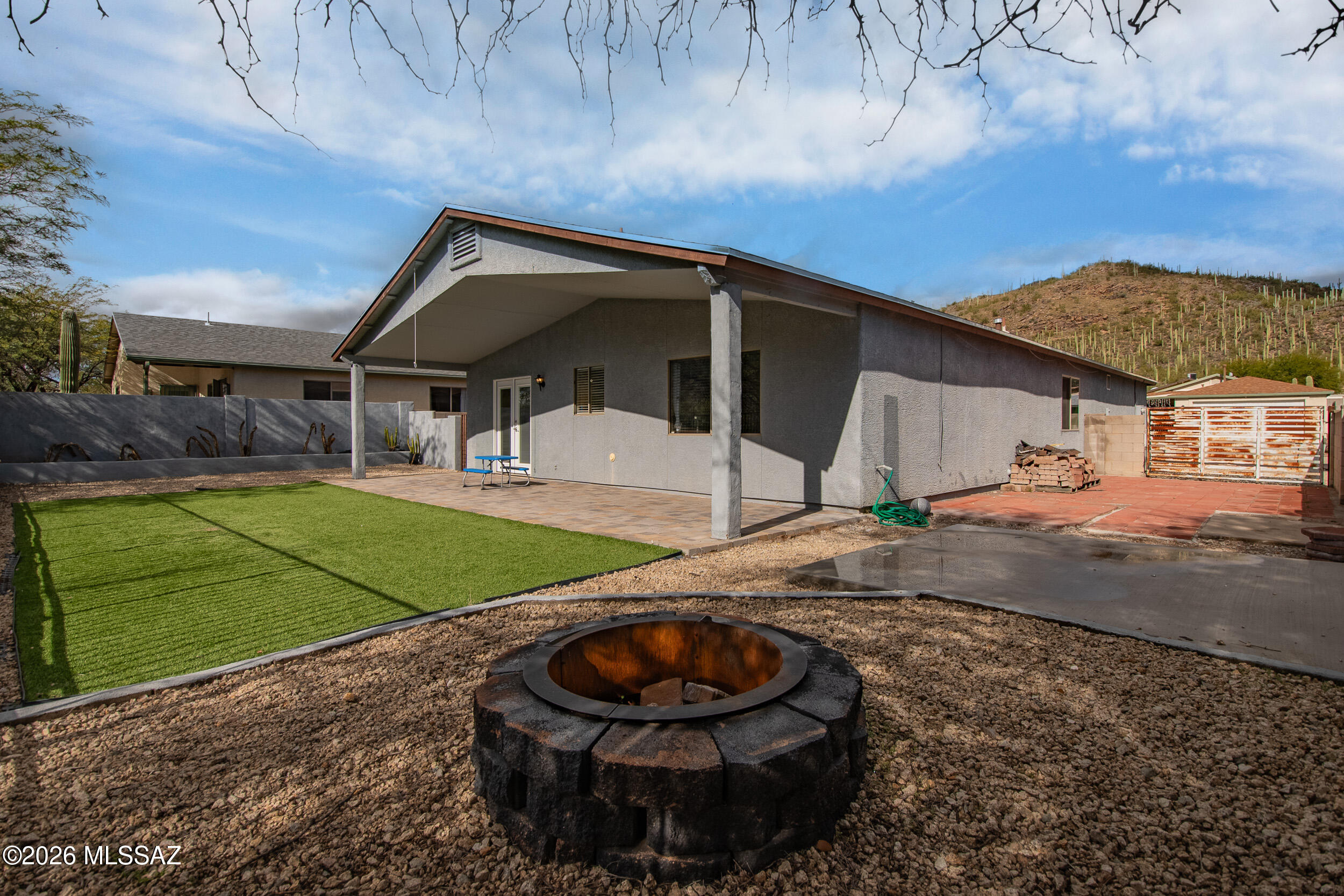 Mountain Manor View - Residential