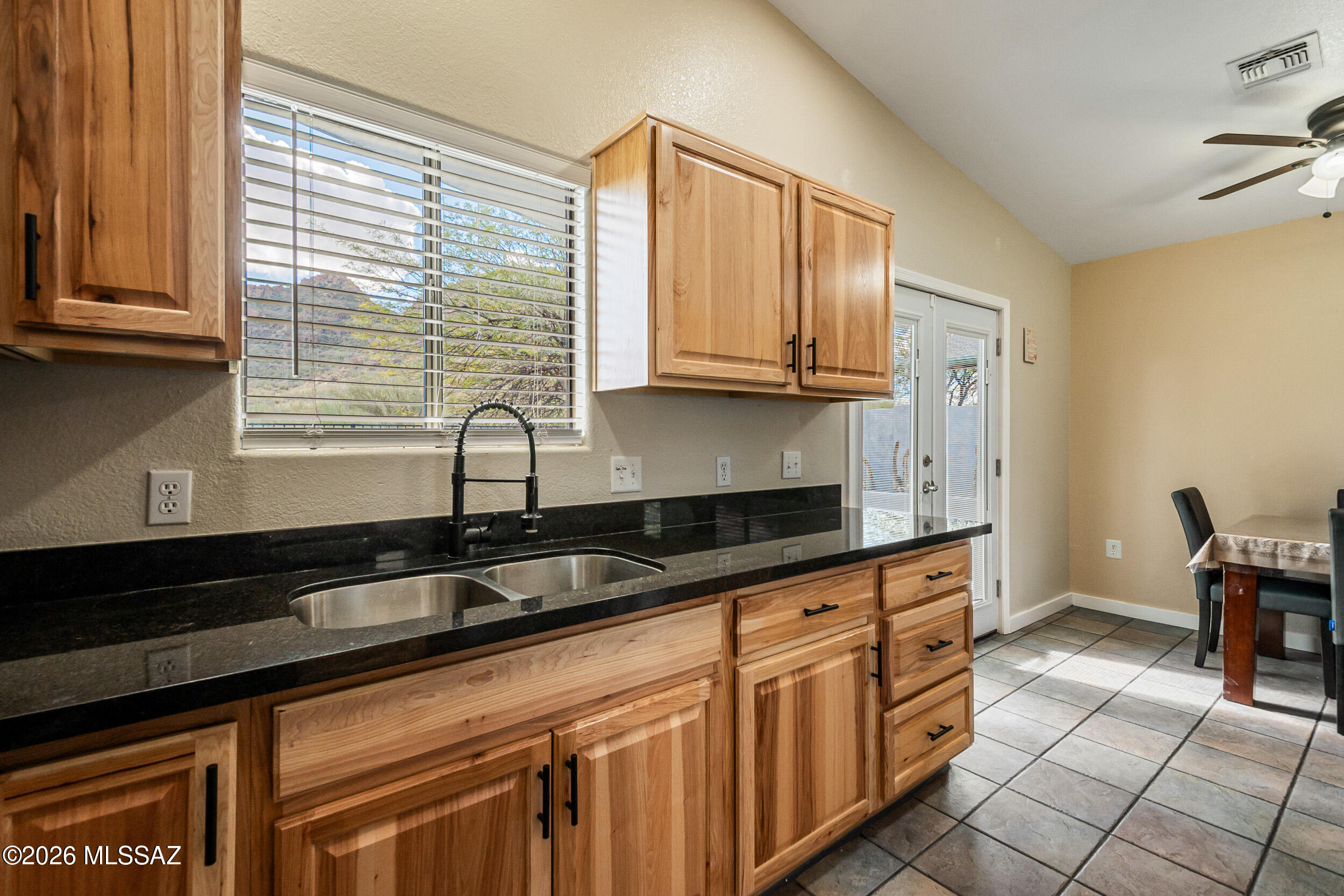 Mountain Manor View - Residential