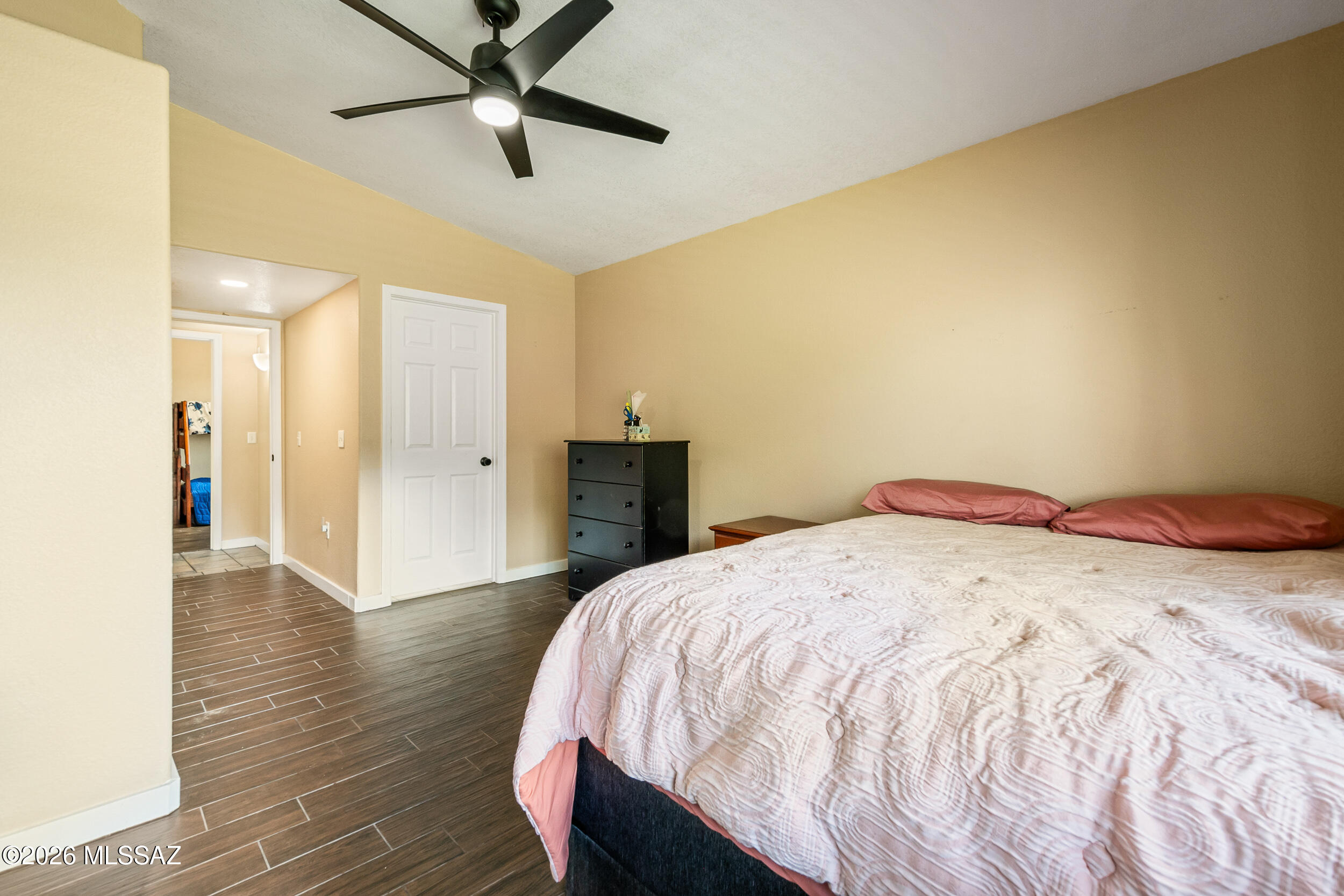 Mountain Manor View - Residential