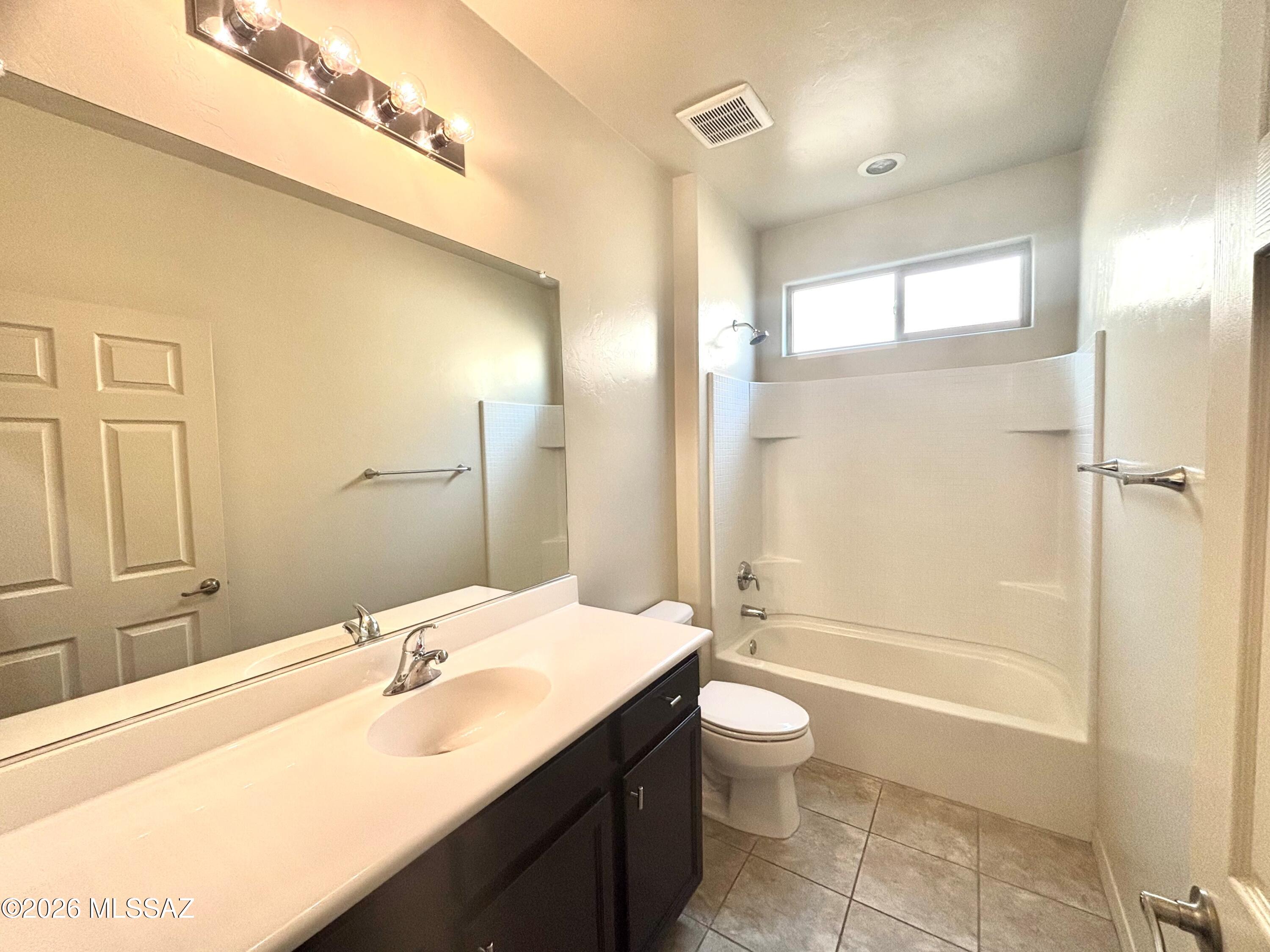 The Schoolyard SQ20152590529 - Residential Lease