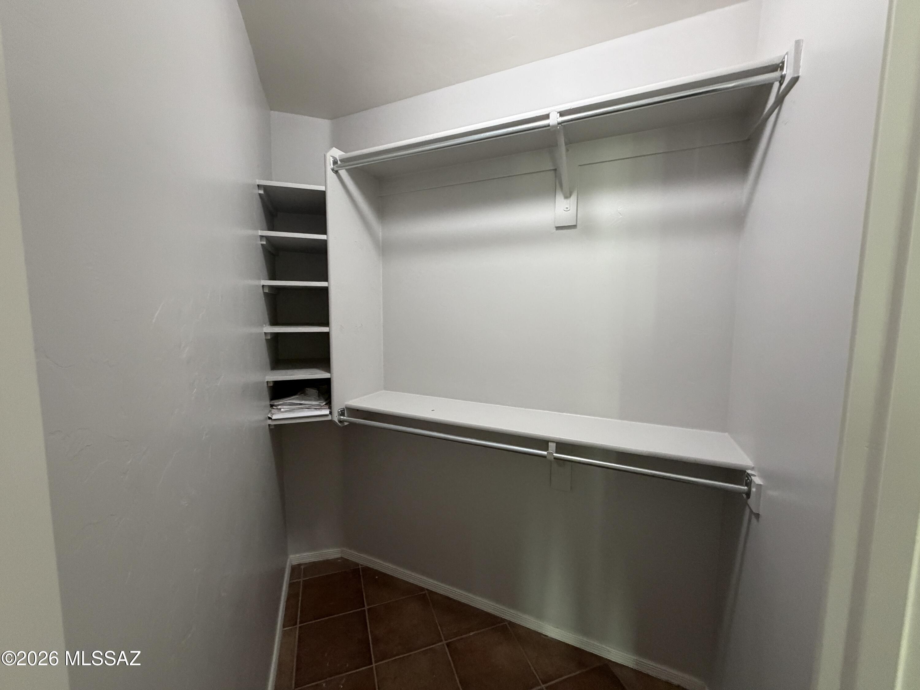 Countryside Manor (1-52) - Residential Lease