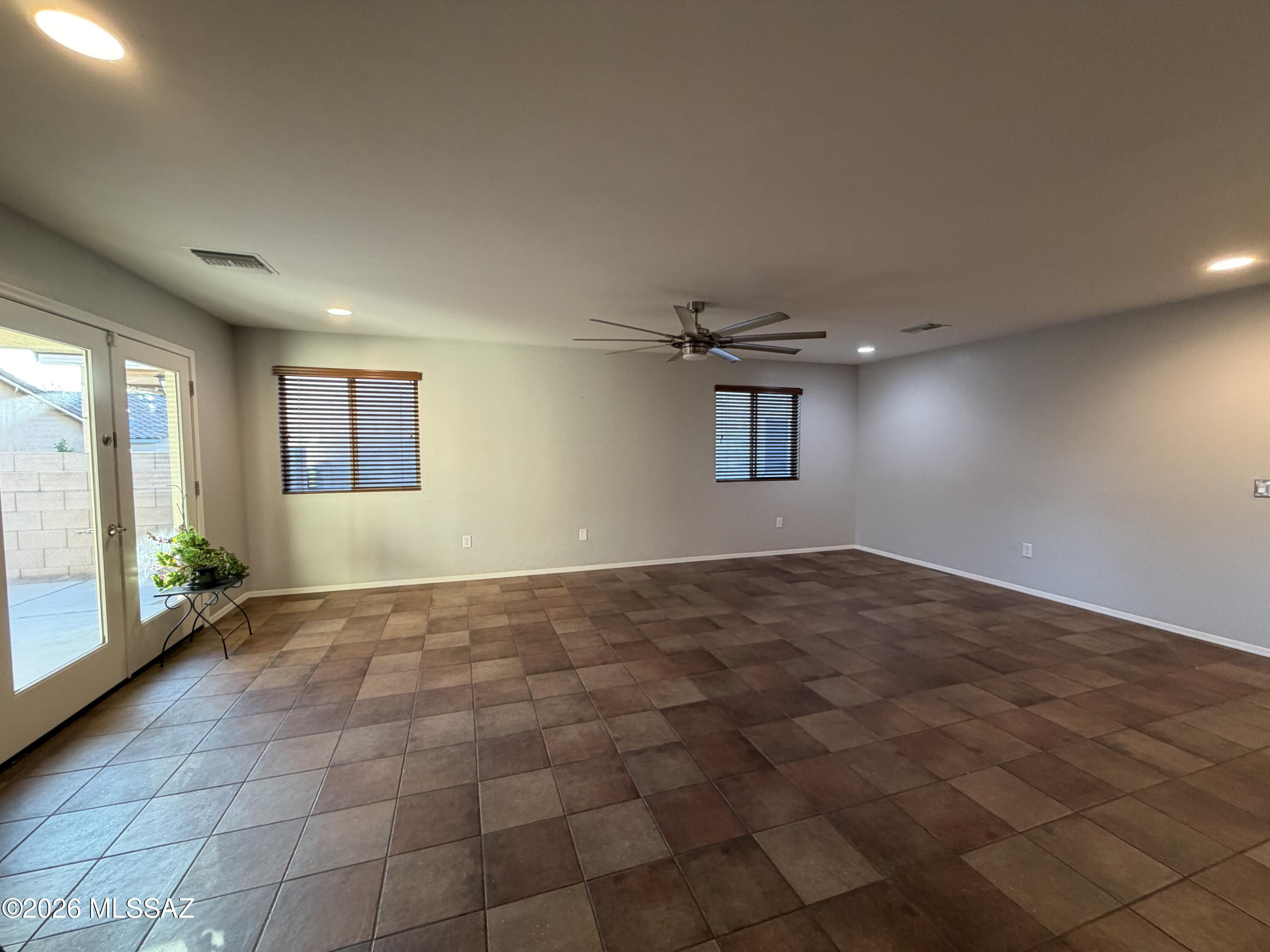 Countryside Manor (1-52) - Residential Lease
