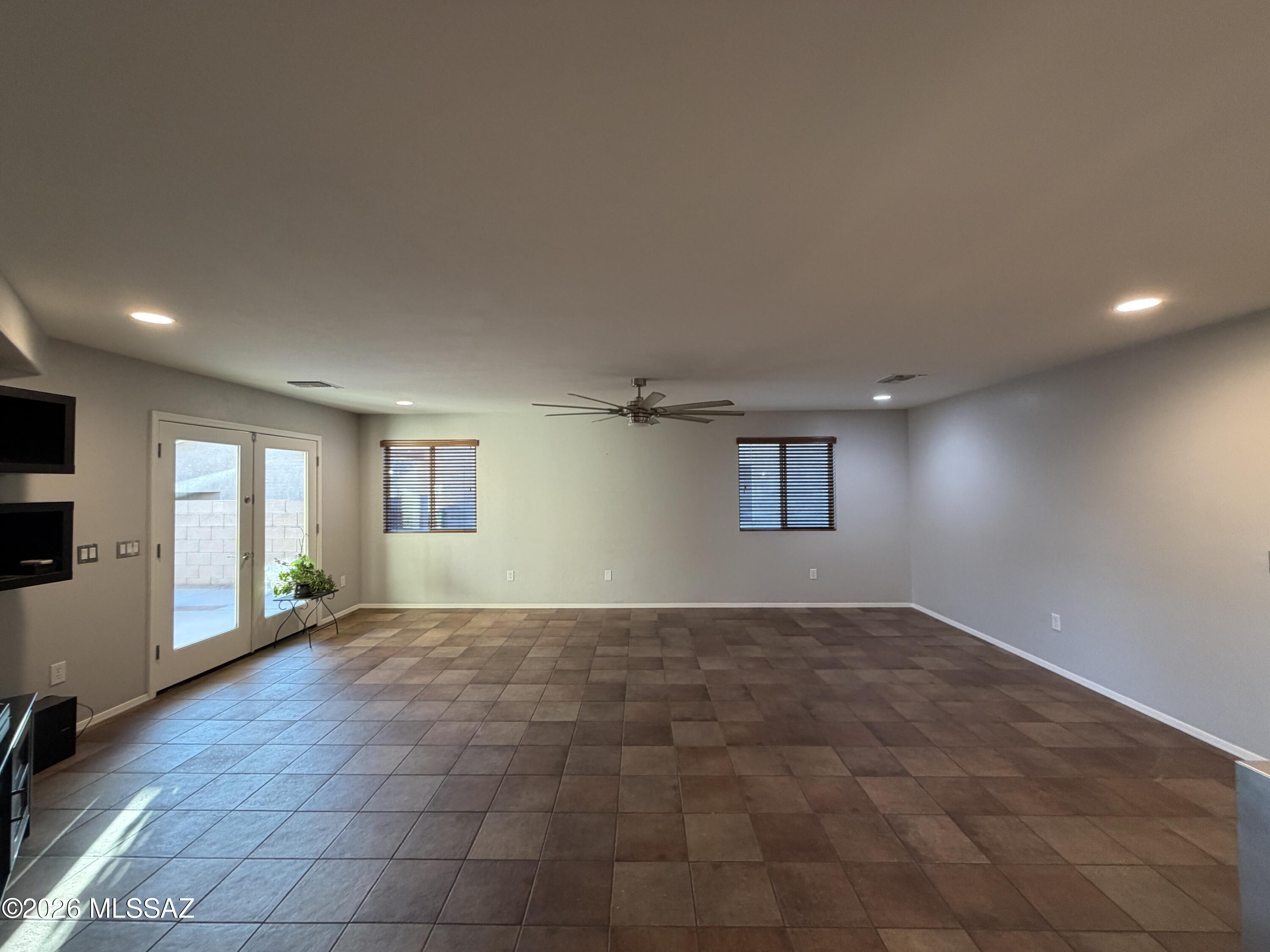 Countryside Manor (1-52) - Residential Lease