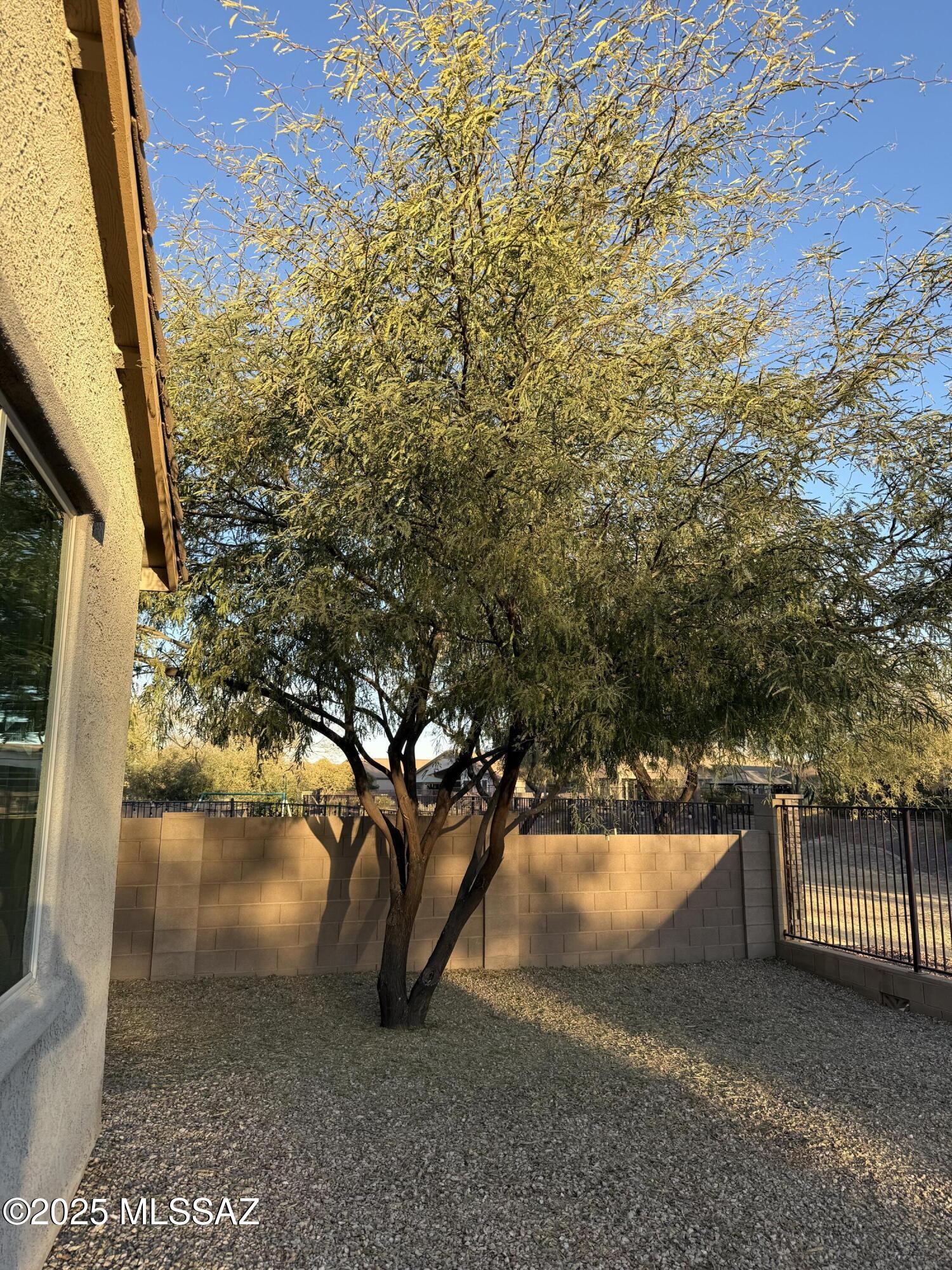 Gladden Farms Block 16 (1-89) - Residential Lease