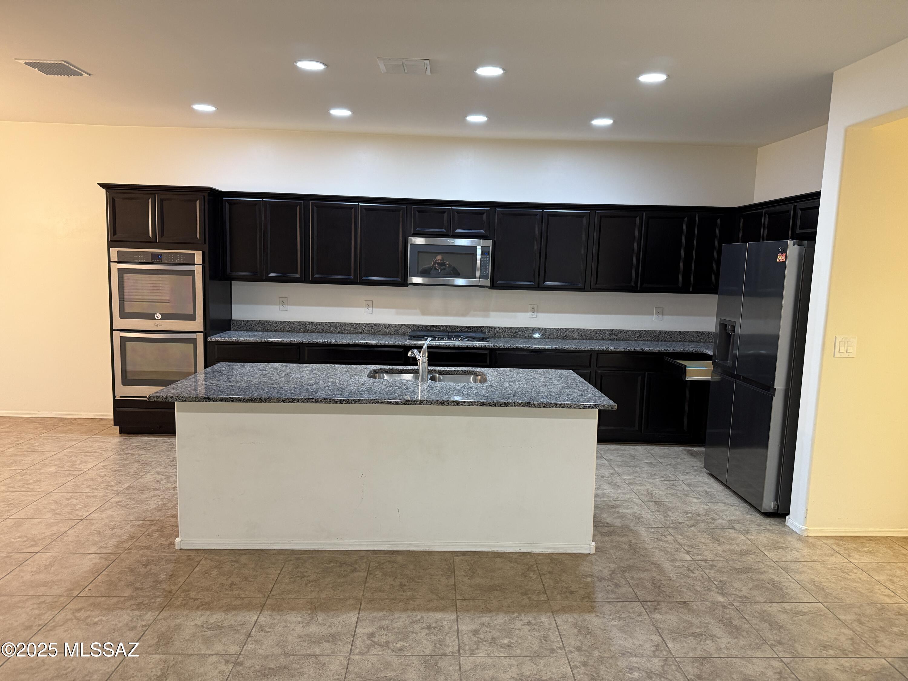 Gladden Farms Block 16 (1-89) - Residential Lease