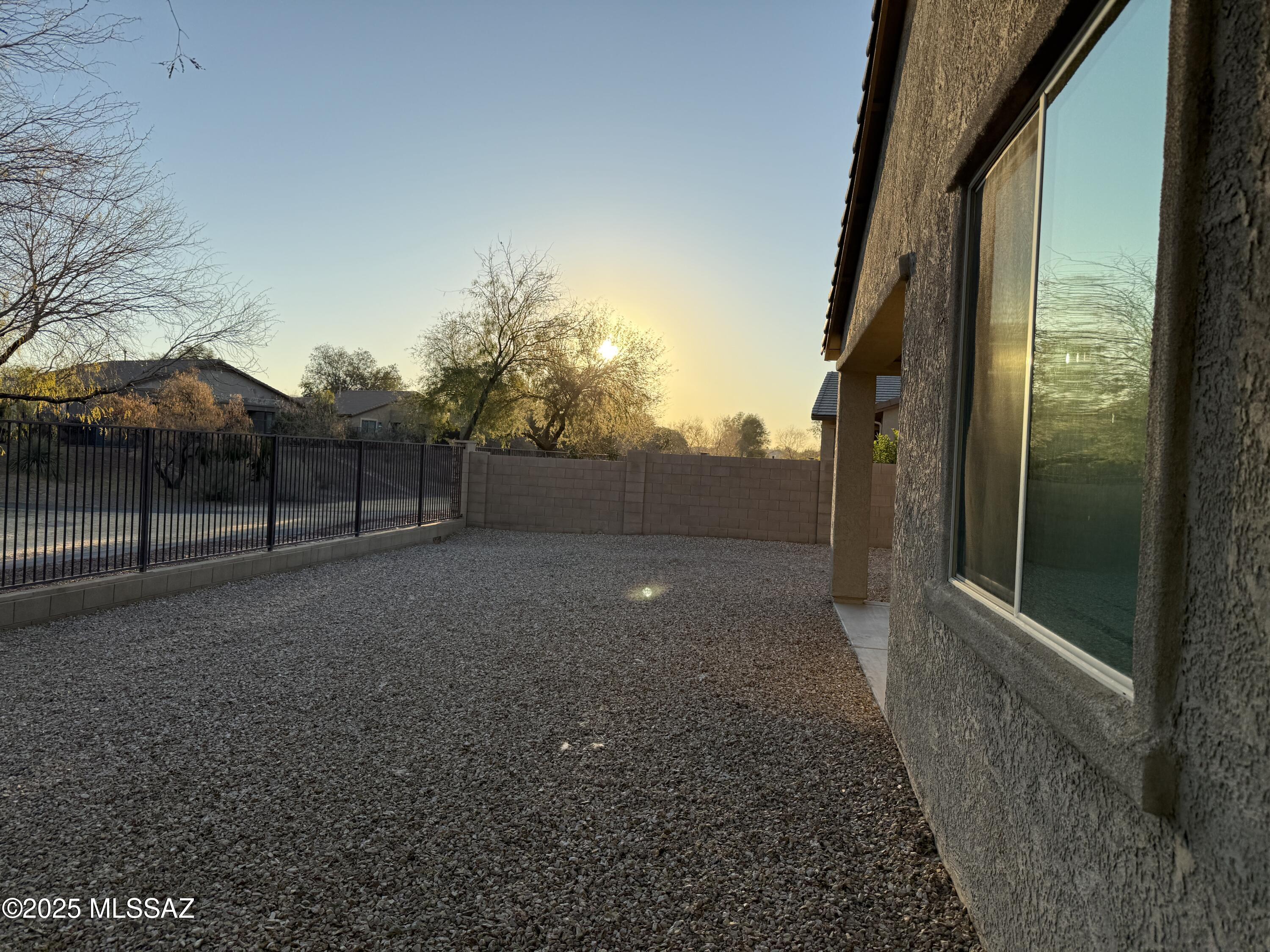 Gladden Farms Block 16 (1-89) - Residential Lease