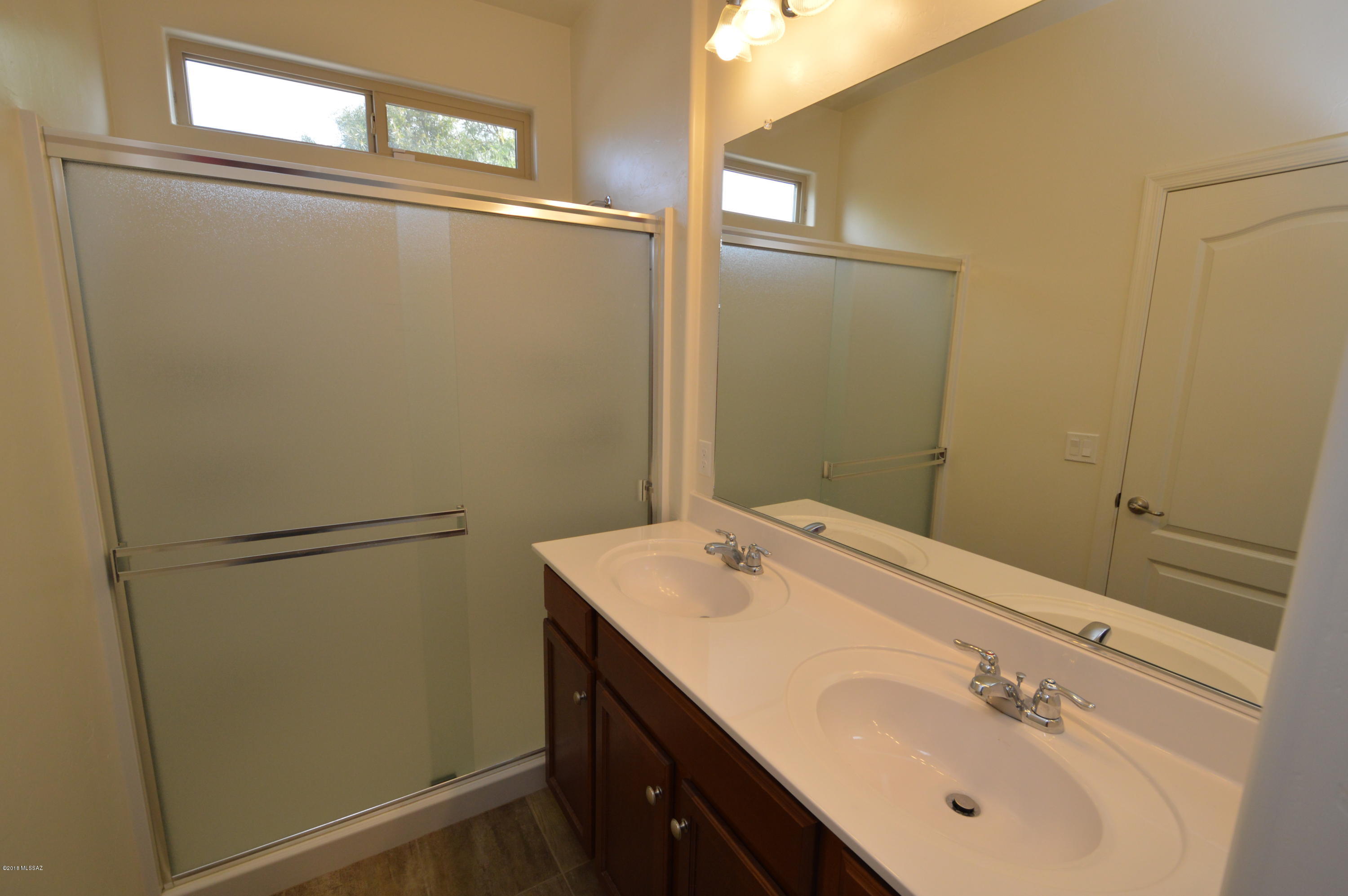 Mountain Vail Estates (136-501) - Residential Lease