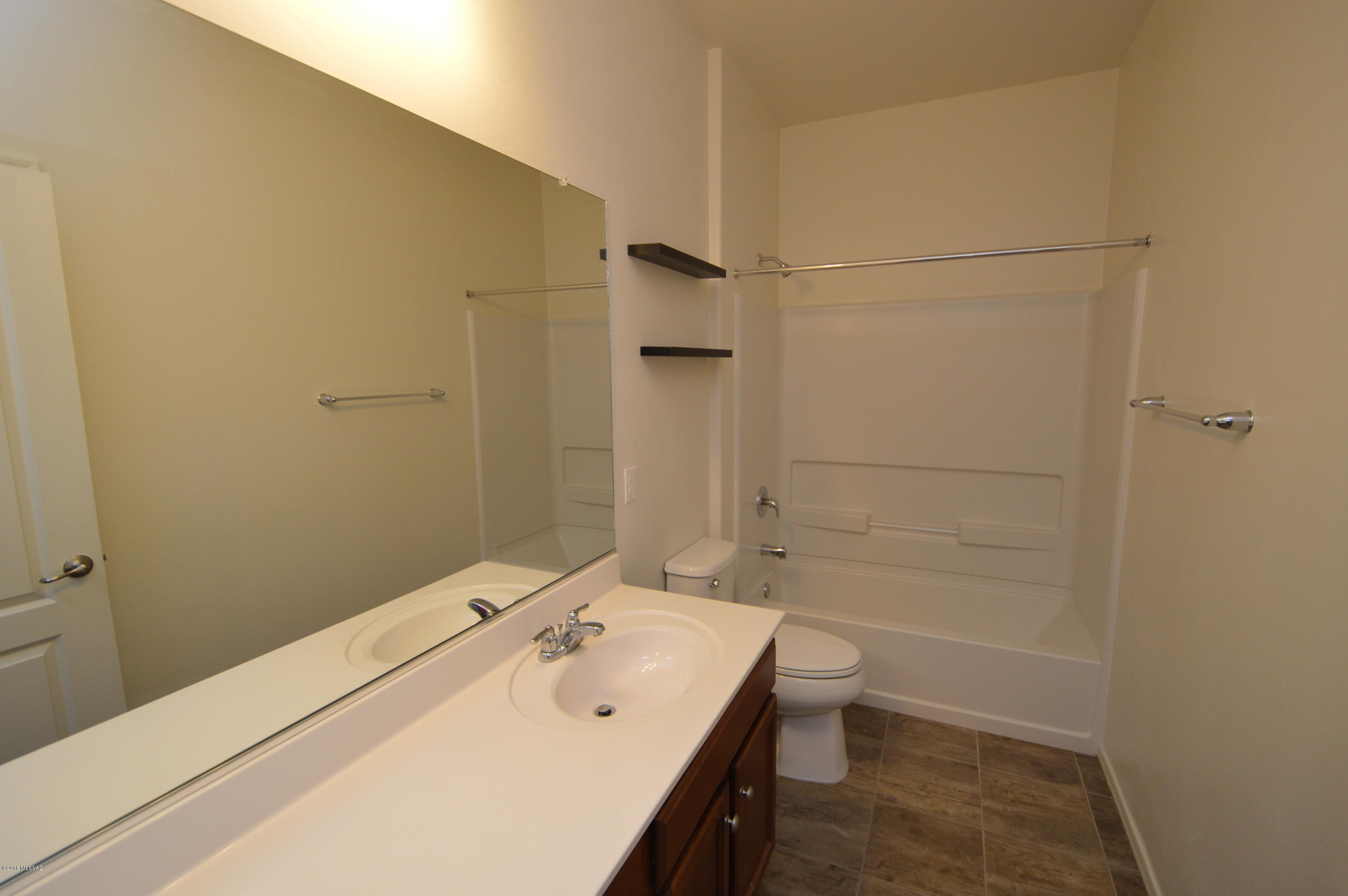 Mountain Vail Estates (136-501) - Residential Lease