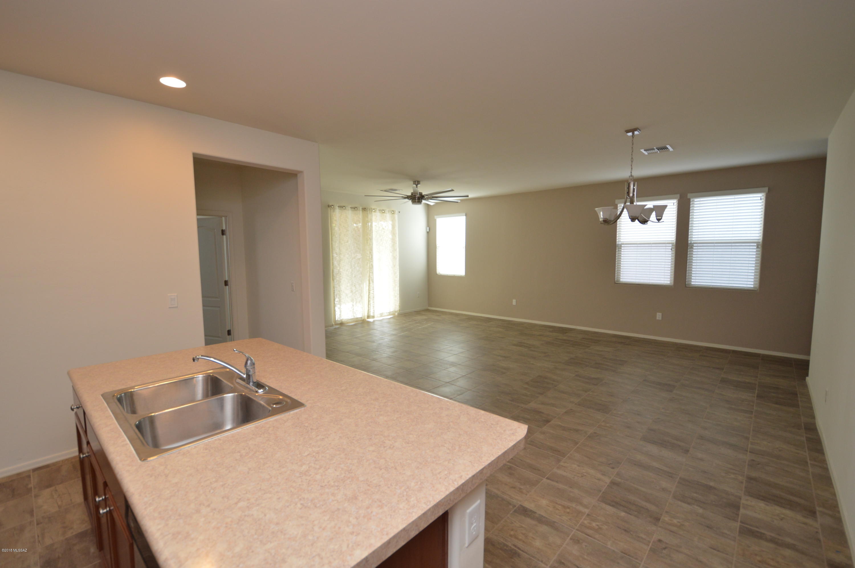 Mountain Vail Estates (136-501) - Residential Lease