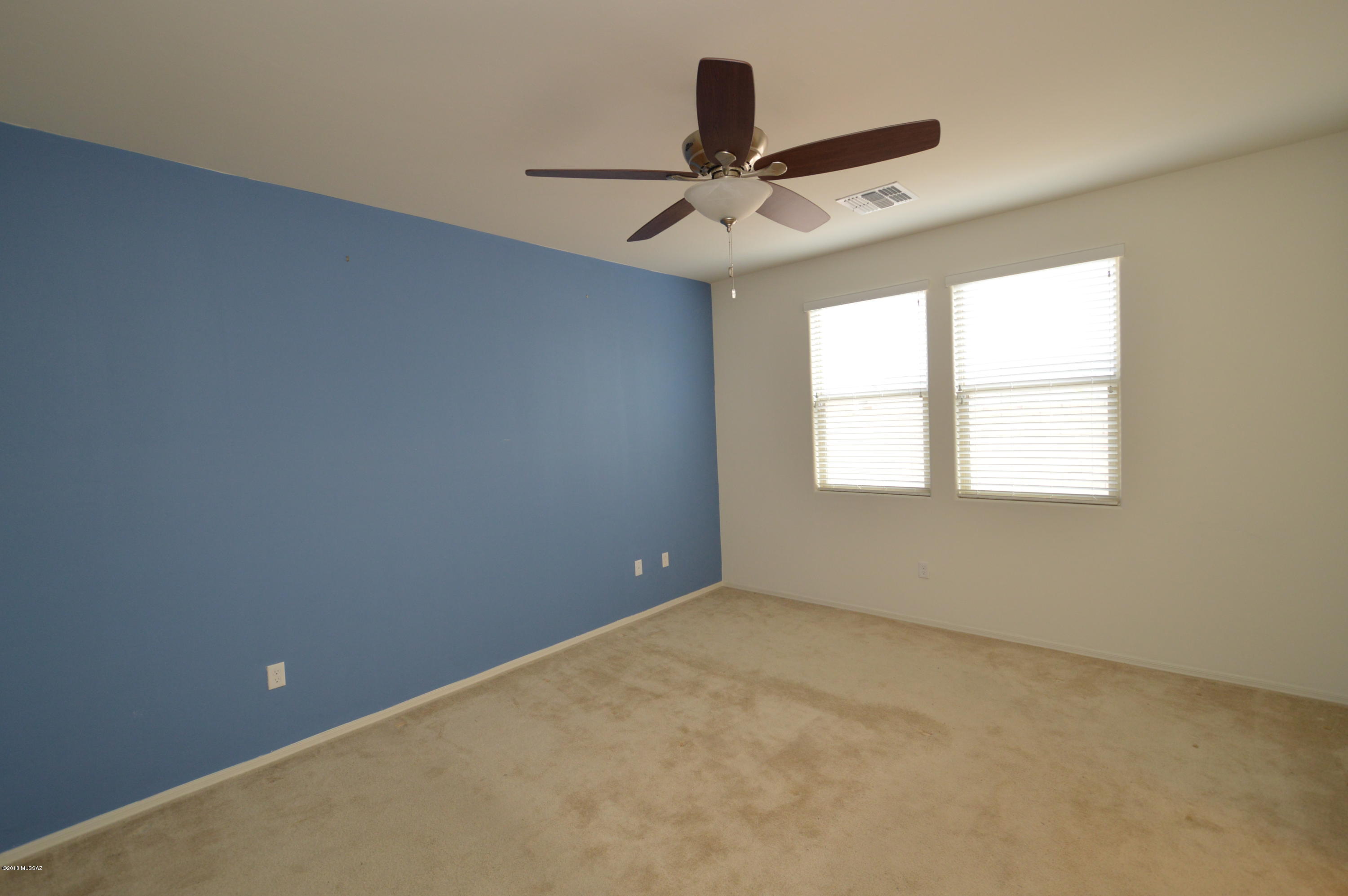 Mountain Vail Estates (136-501) - Residential Lease