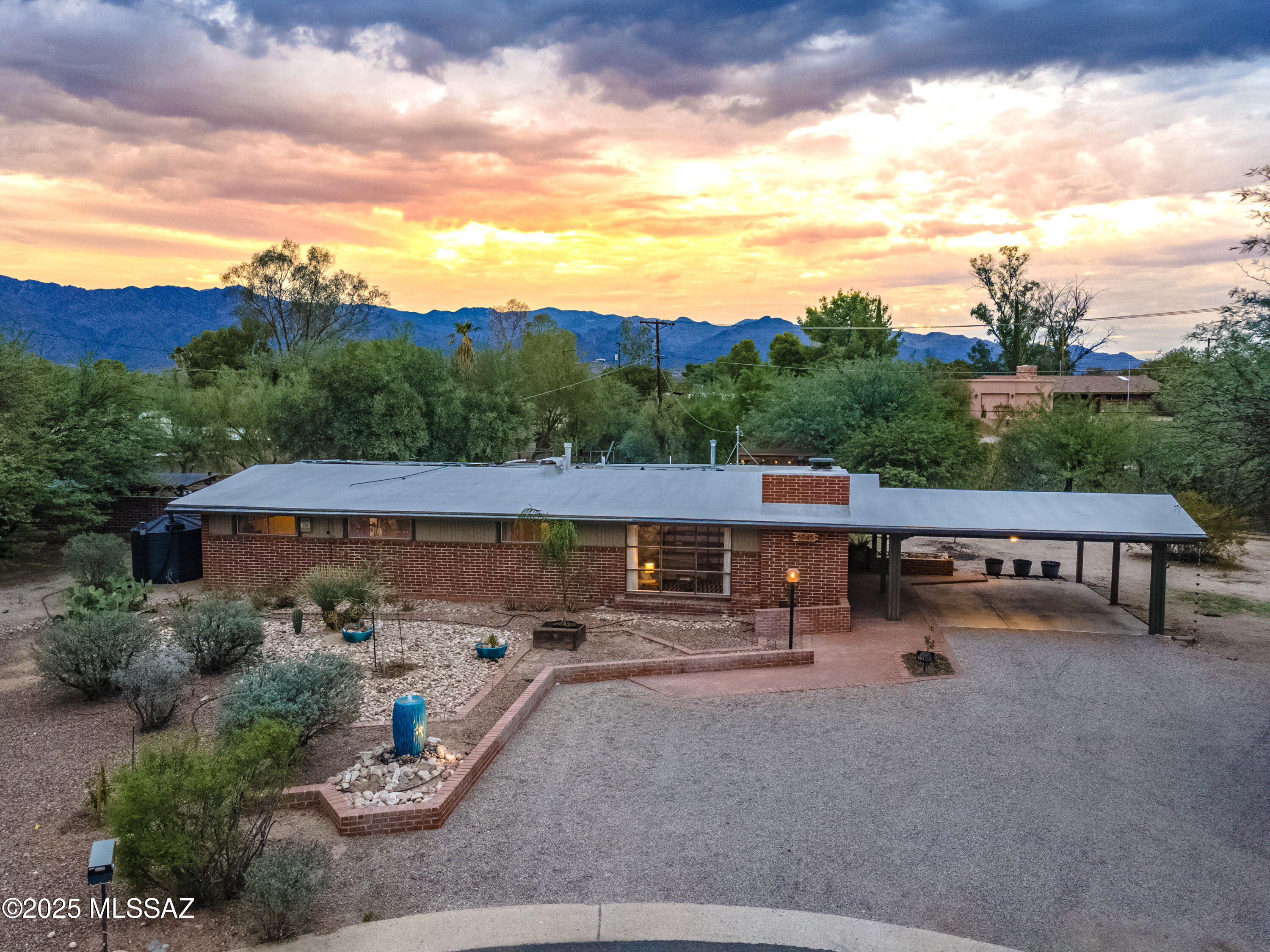 Indian Ridge Terrace (1-32) - Residential