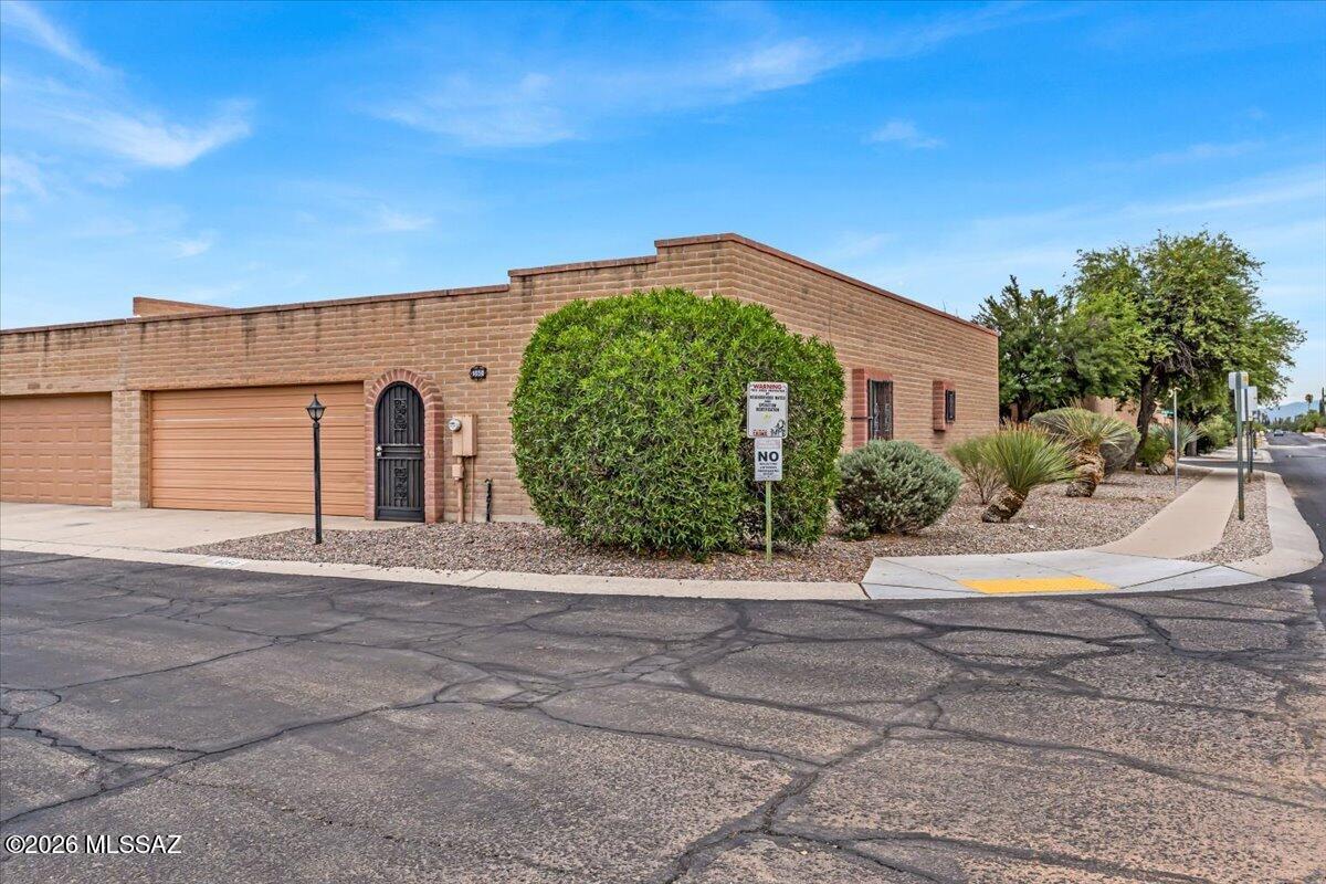 Oak Park Twnhss (1-40) - Residential