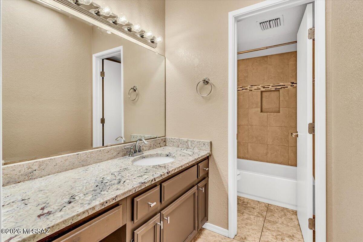 Oak Park Twnhss (1-40) - Residential