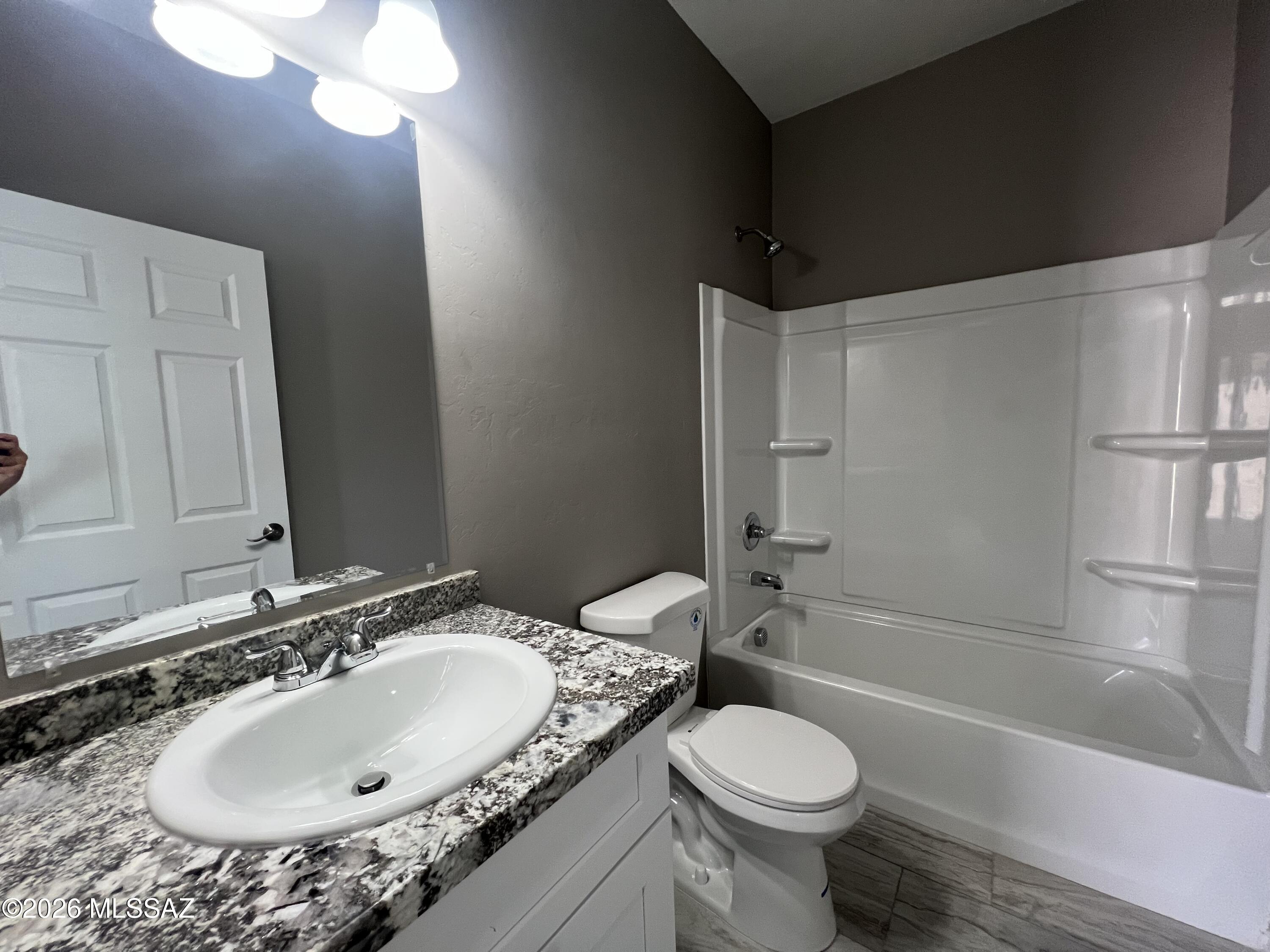 Bronx Park Addition - Residential Lease