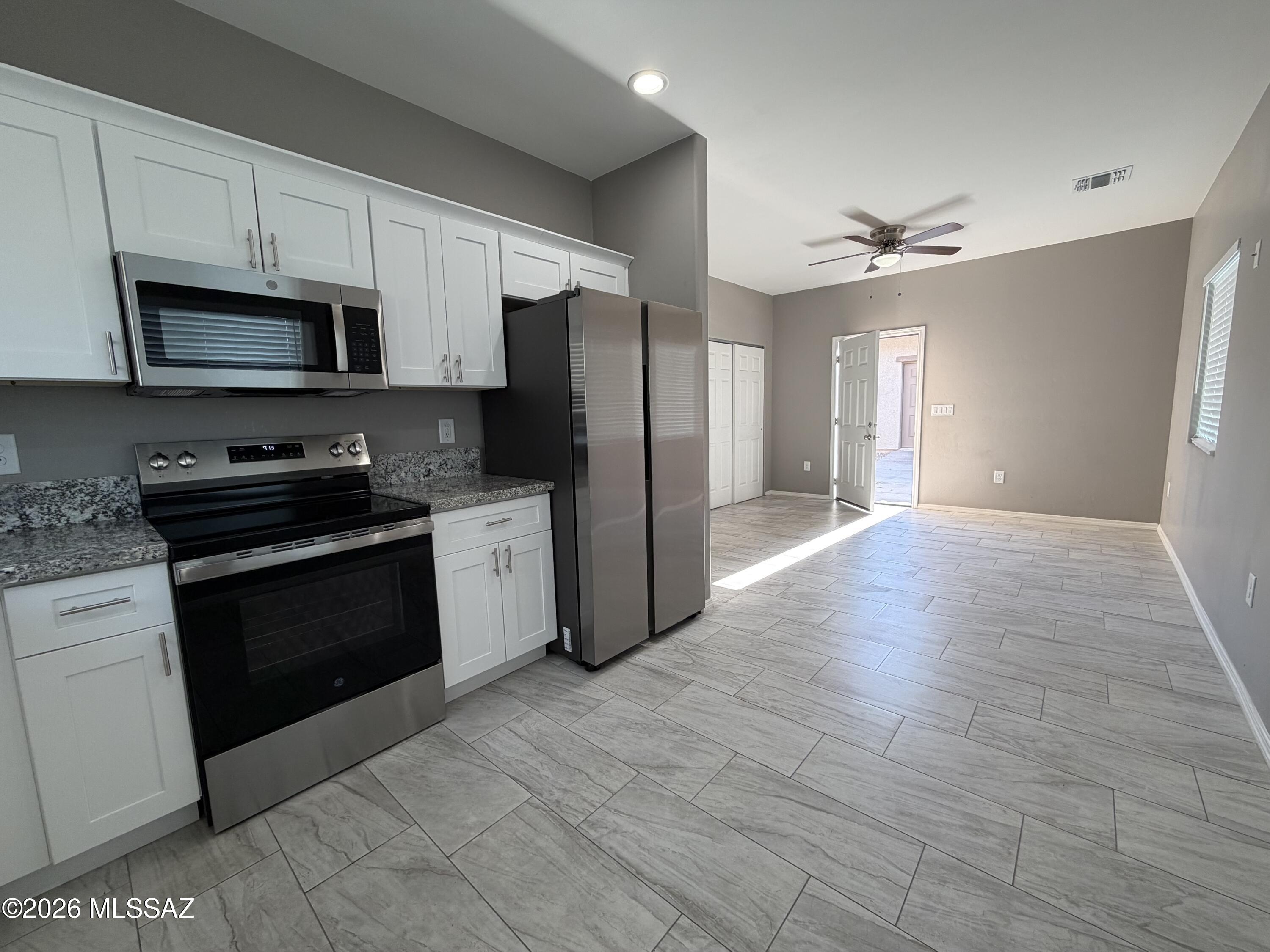 Bronx Park Addition - Residential Lease