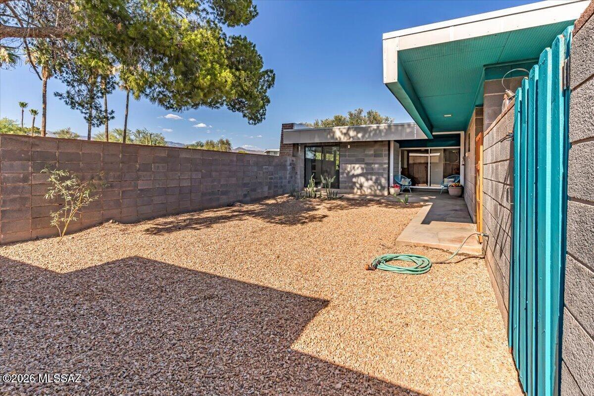 Carlos Terrace - Residential