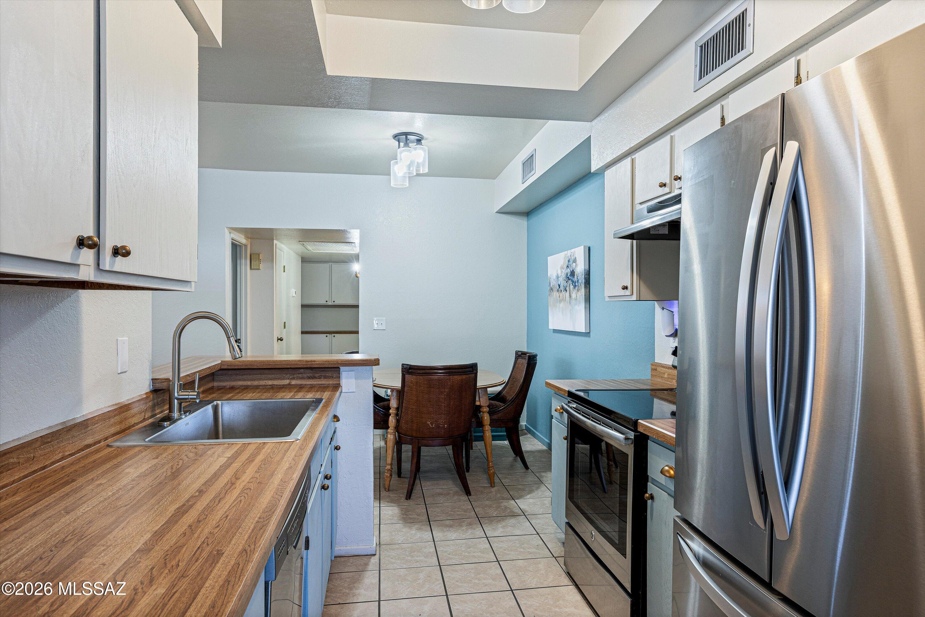 Summertree Condominiums (1-224) - Residential