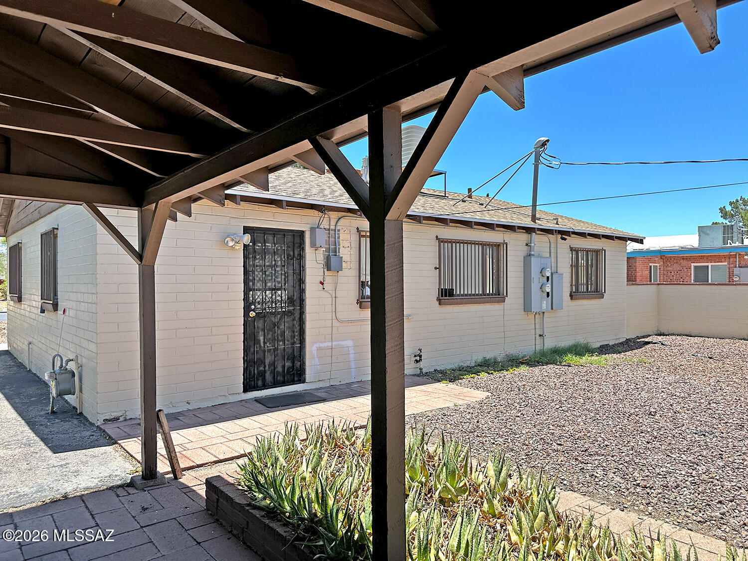 Country Club Manor - Residential