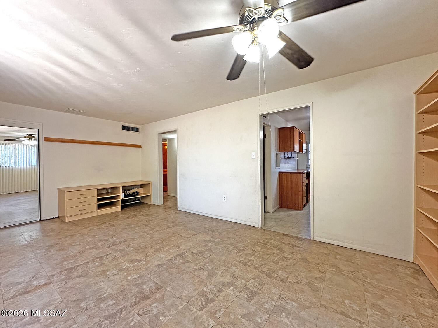 Country Club Manor - Residential