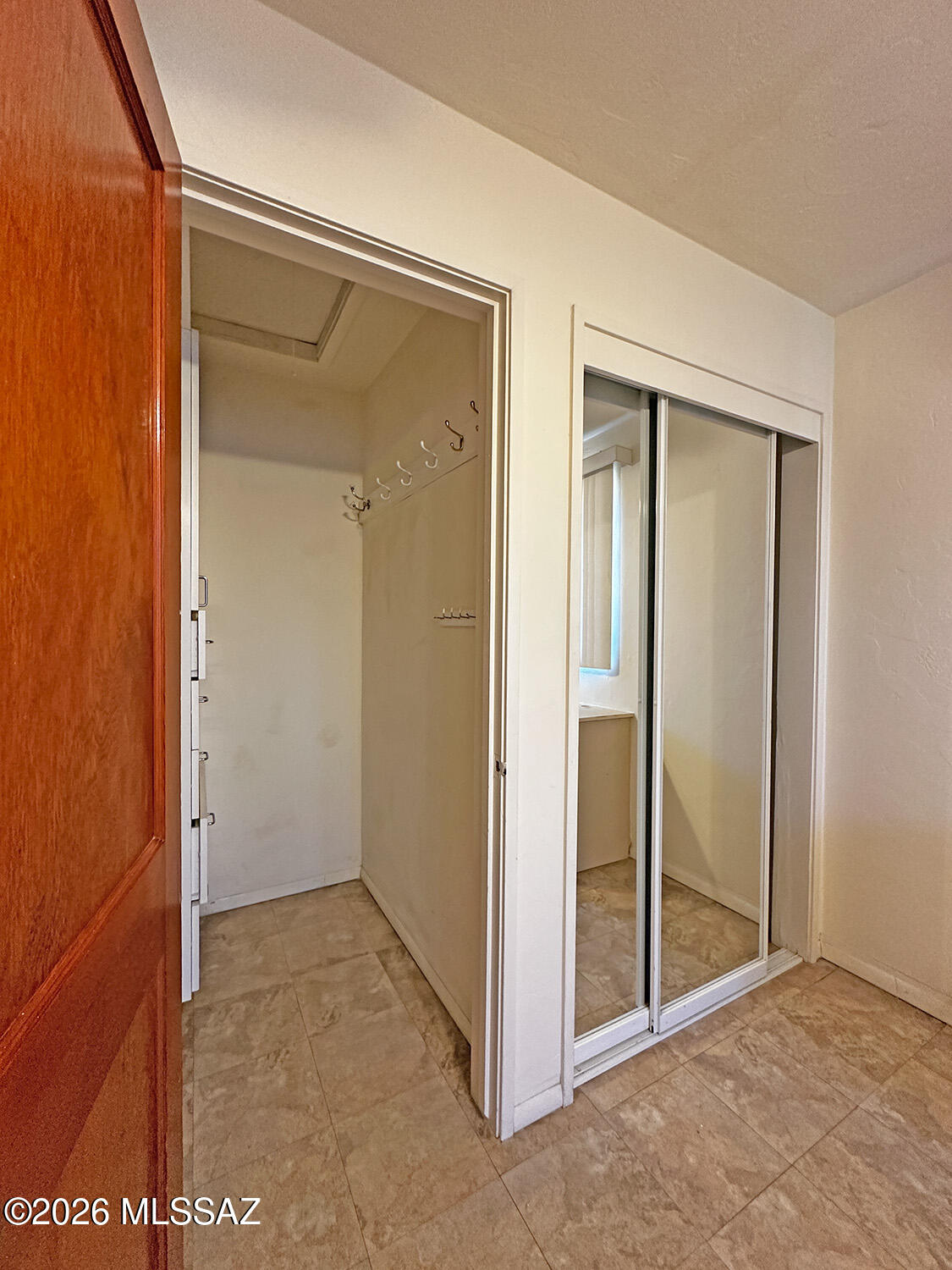 Country Club Manor - Residential