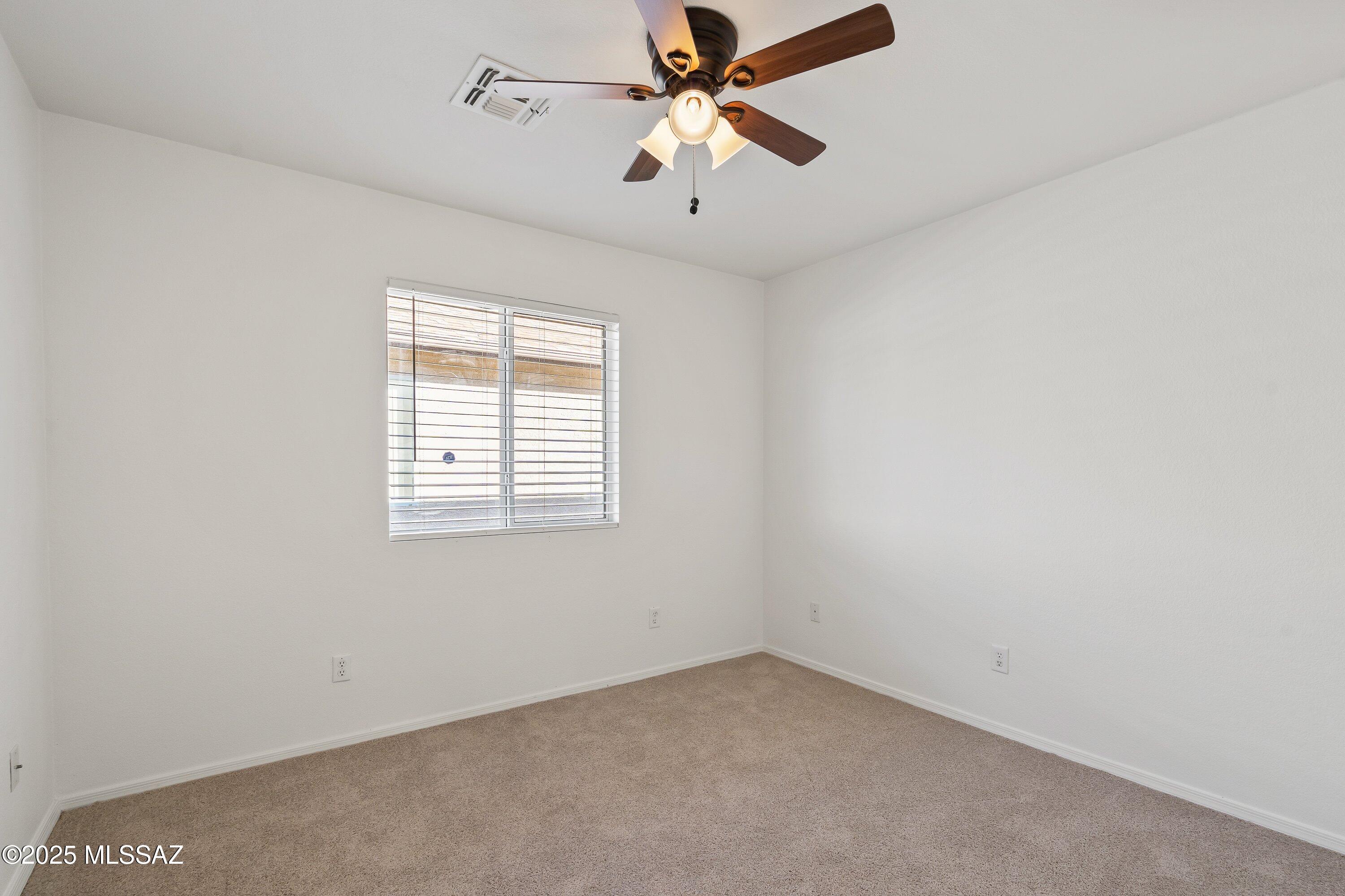 Paraiso (1-106) - Residential Lease